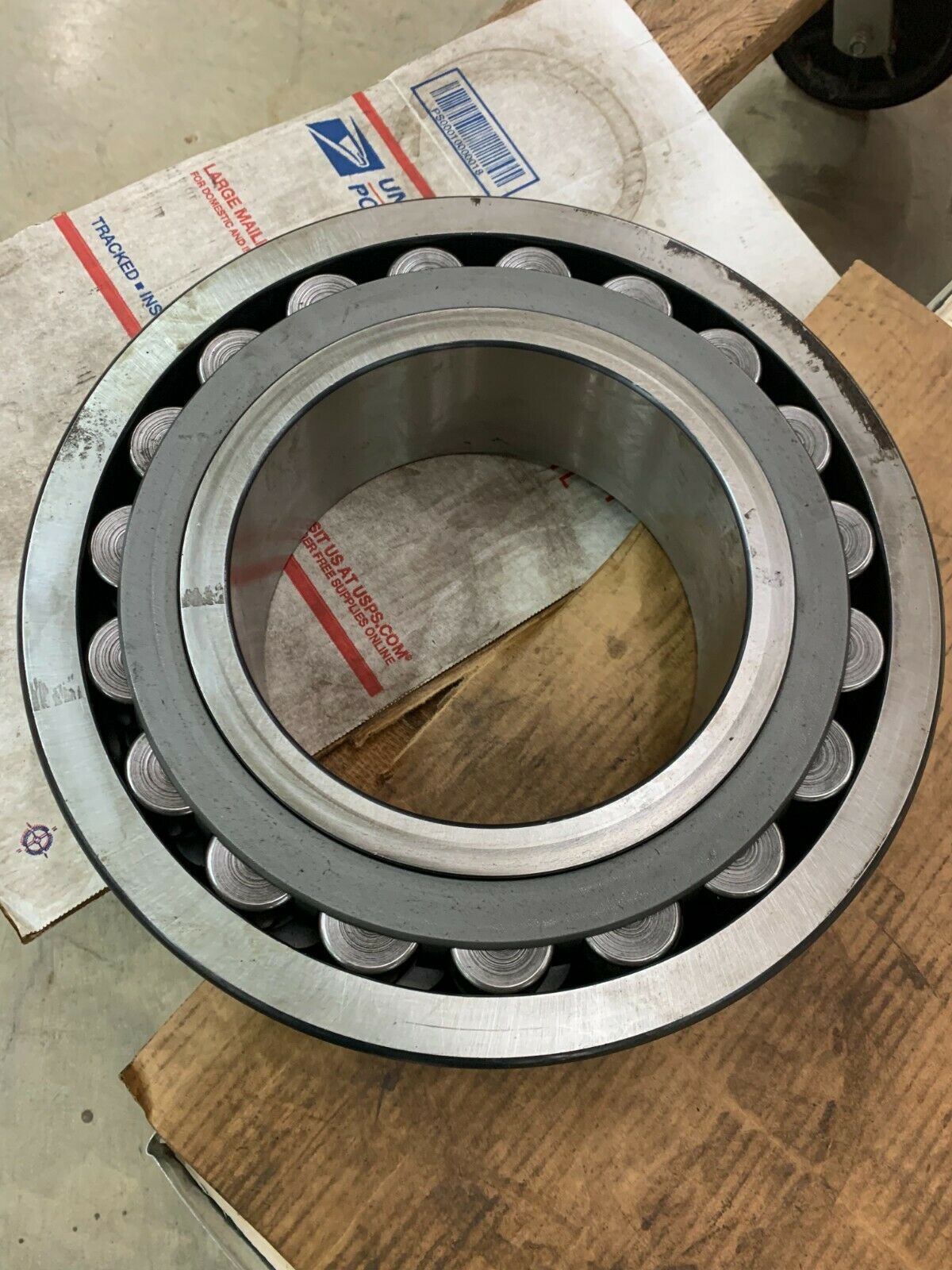 NEW NO BOX SKF SPHERICAL ROLLER BEARING 22238CCK C3