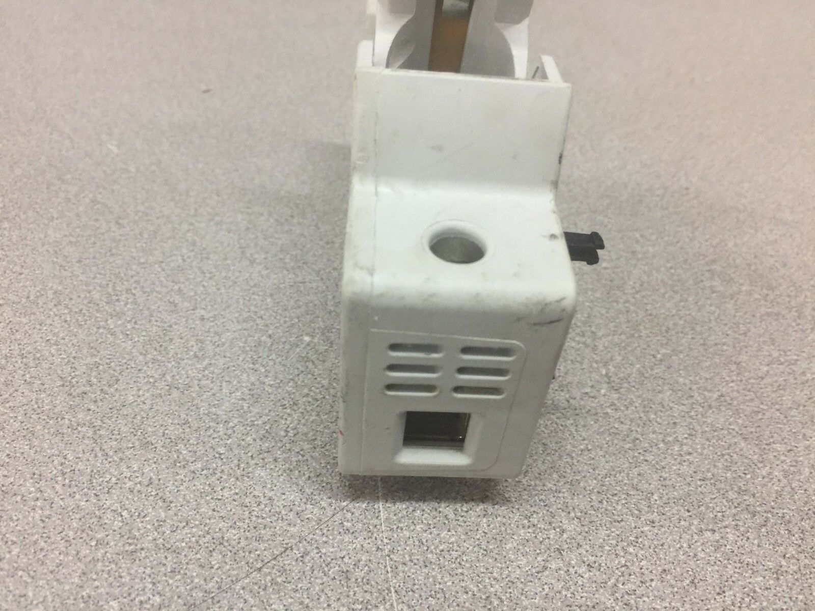 USED FUSE HOLDER US3J21  W213942