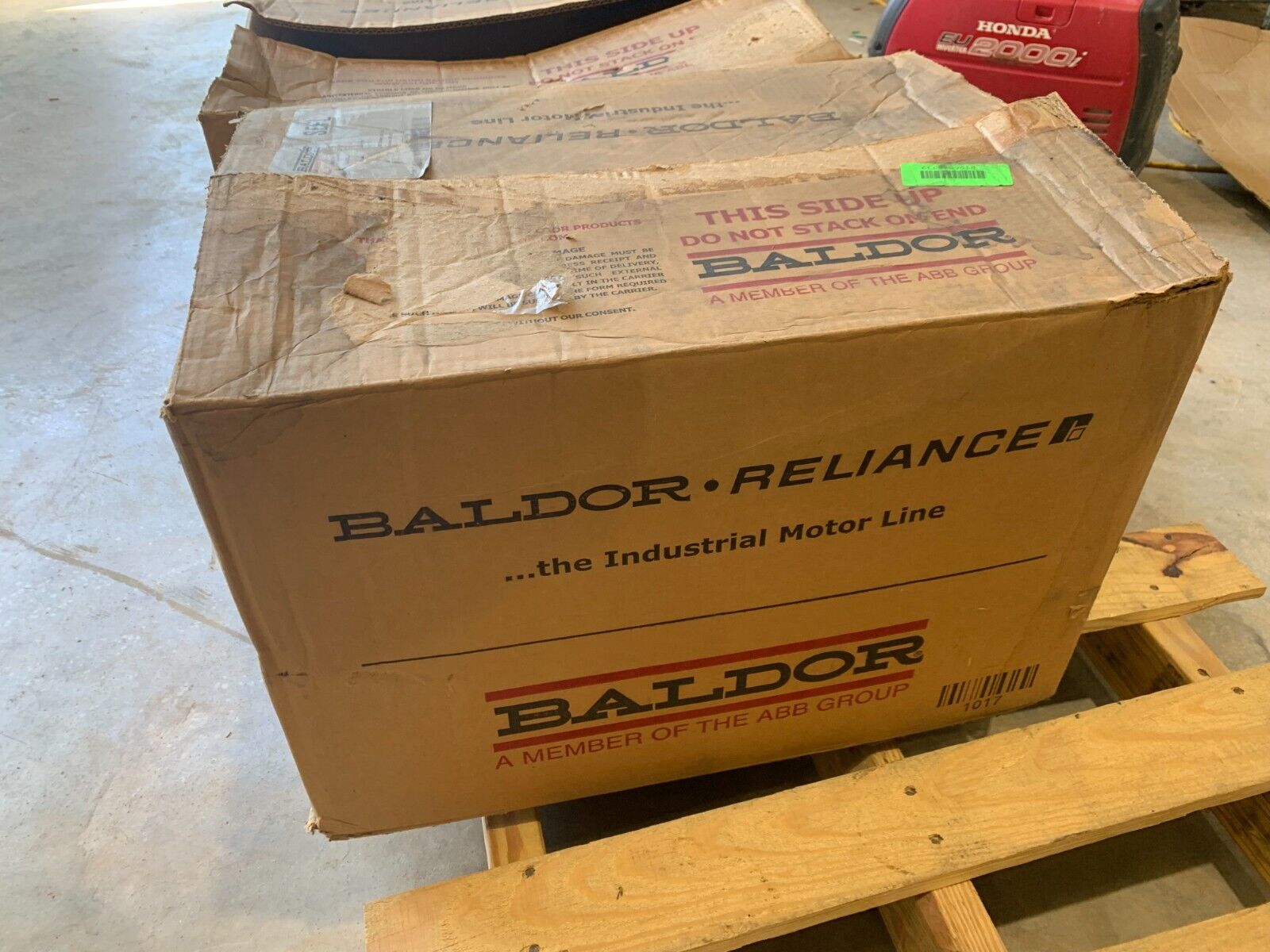 NEW IN BOX BALDOR 3HP 1755RPM 200V. SUPER-E MOTOR 3 PHASE EM3661T-8