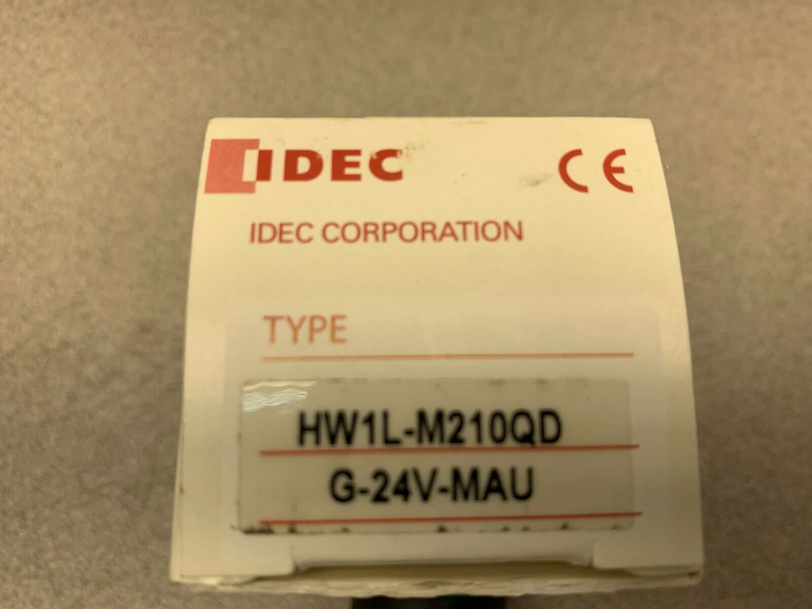 NEW IN BOX IDEC PUSHBUTTON HW1L-M210QD-G024V-MAU