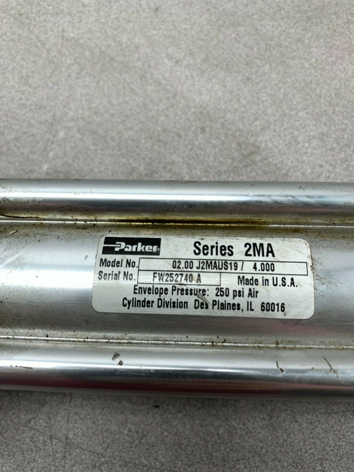 USED PARKER PNEUMATIC CYLINDER 02.00 J2MAUS19 4.000