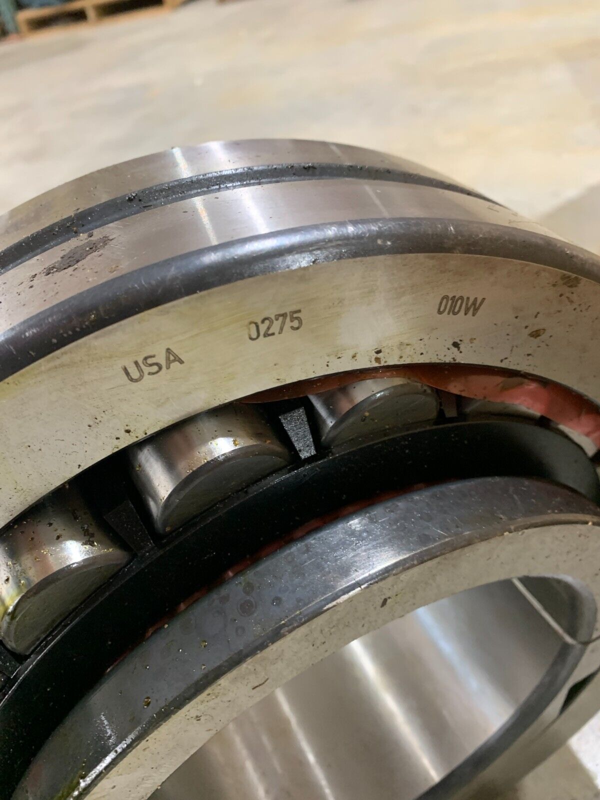 NEW NO BOX FAG SPHERICAL ROLLER BEARING 222S.607