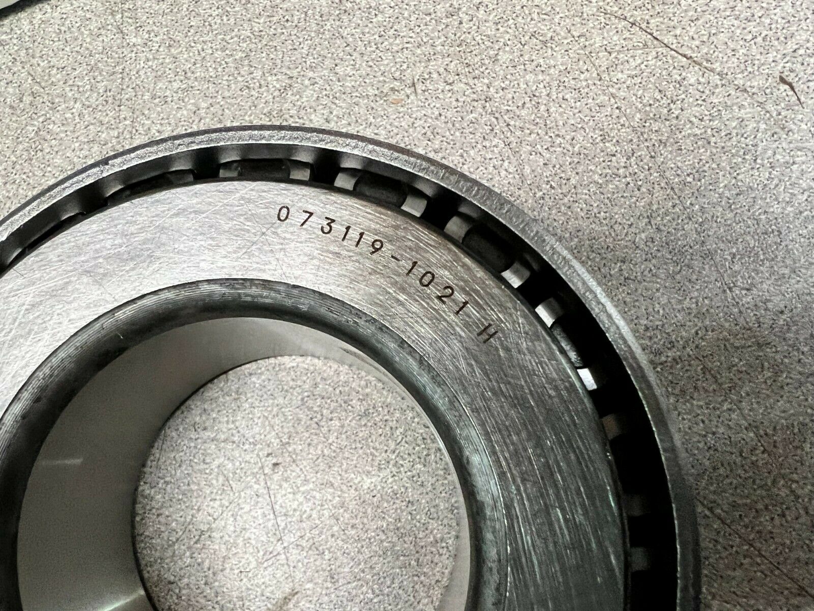 NEW IN BOX NTN ROLLER BEARING 555S