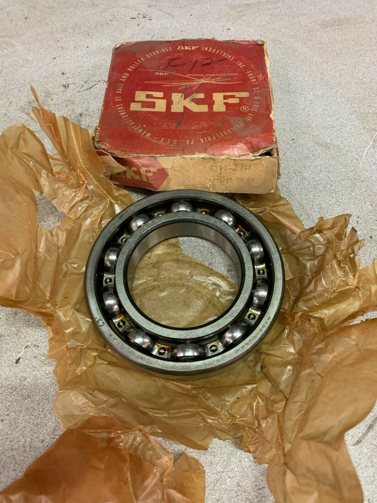 NEW SKF SINGLE ROW BALL BEARING 6216 J/C3