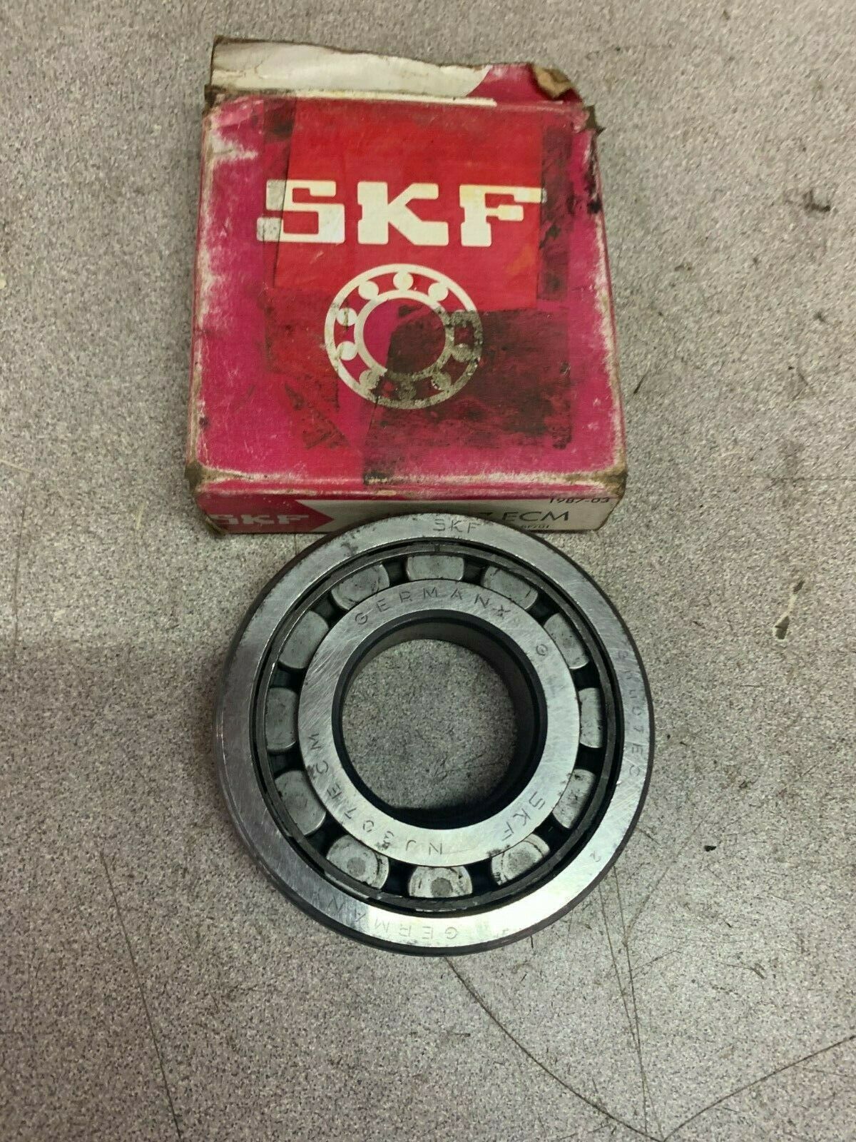 NEW IN BOX SKF ROLLER BEARING NJ 307 ECM