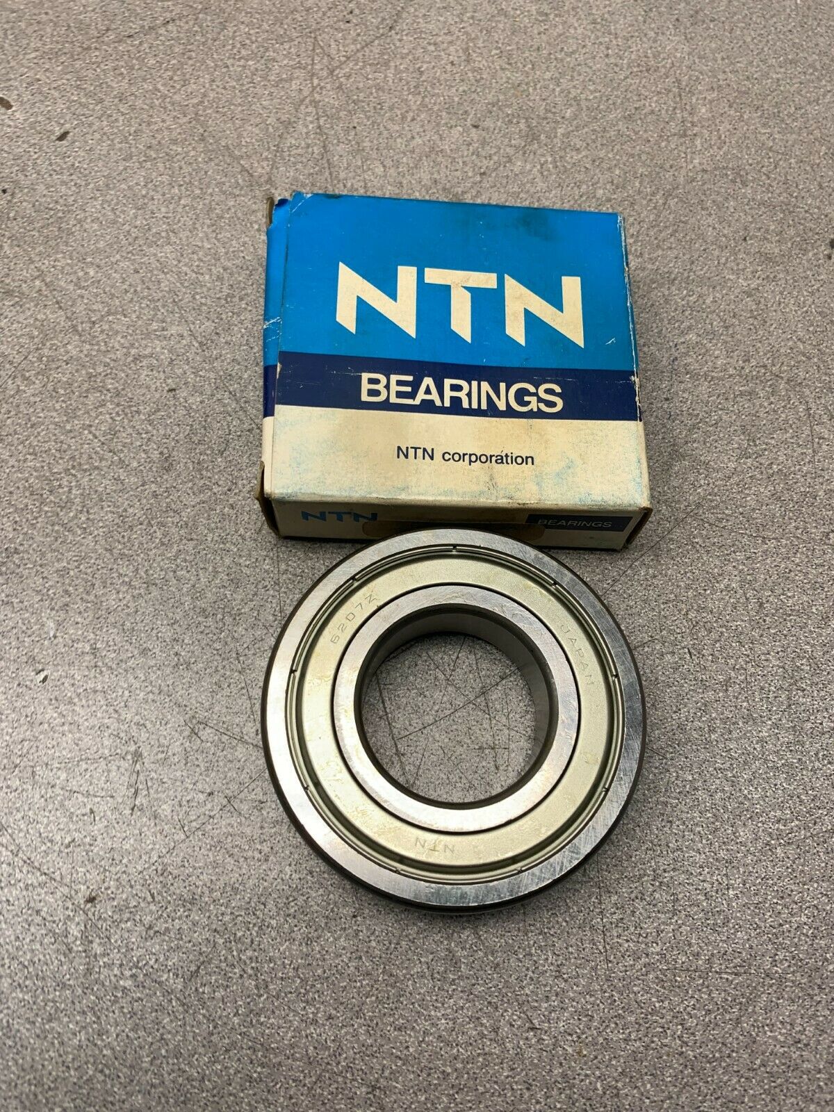 NEW IN BOX NTN BALL BEARING 6207ZZ/2A