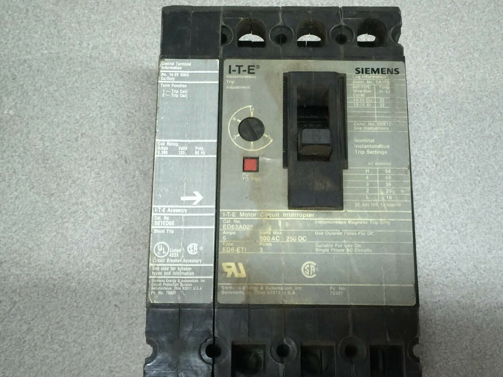 USED SIEMENS 5AMP 3POLE 600VAC 250VDC BREAKER WITH SHUNT TRIP ED63A005 / S01ED60