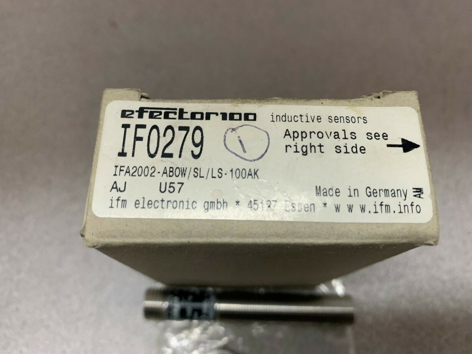 NEW IN BOX EFECTOR100 SWITCH IFA2002-ABOW-SL/LS-100AK