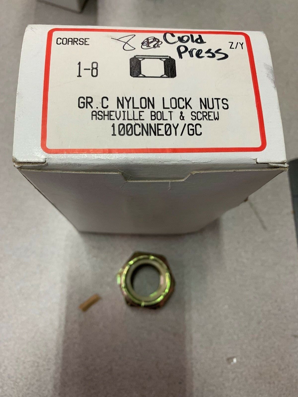 NEW IN BOX LOT OF 8 COARSE LOCK NUTS 100CNNE0Y/GC