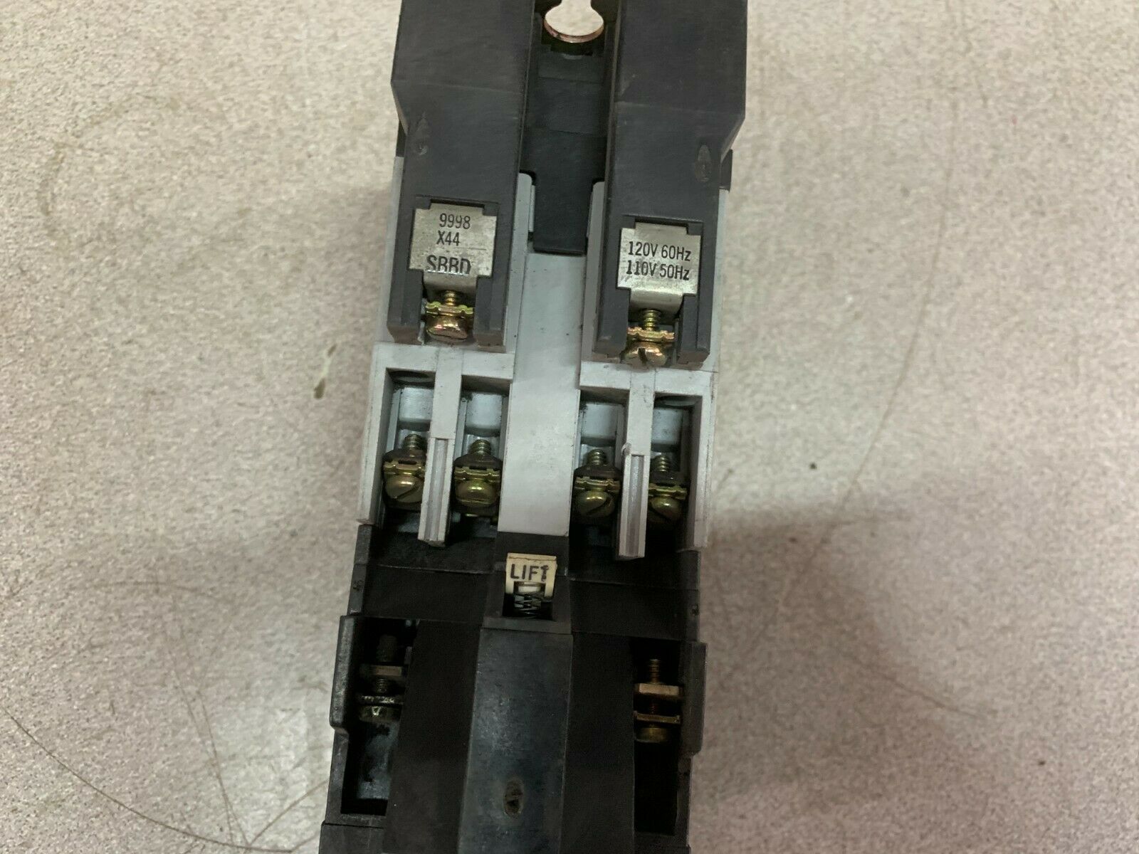 USED SQUARE D 8501 XTE1 TIMING RELAY 8501 X0 00