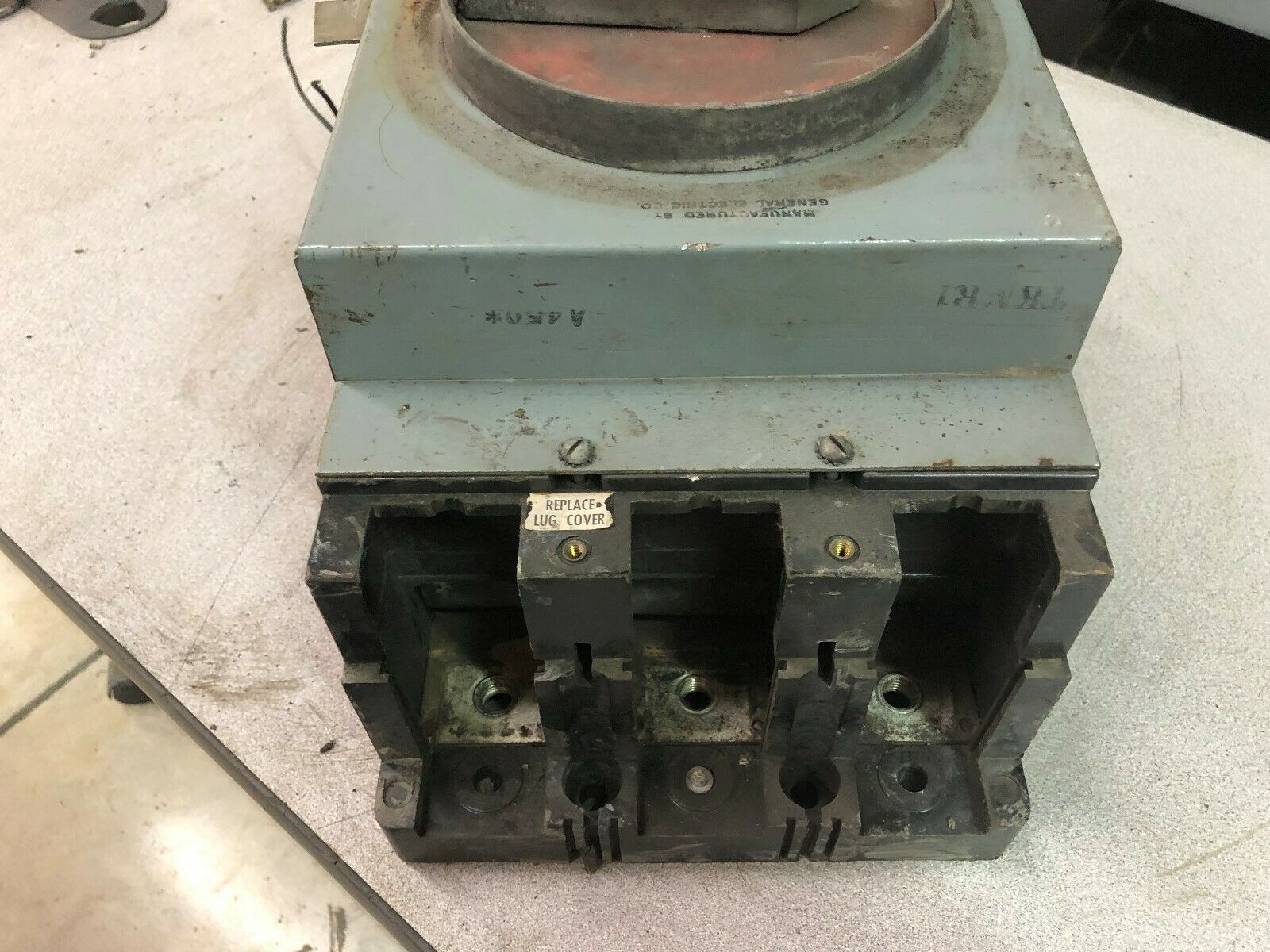 USED GE 800 AMP 3 POLE 600 VAC BREAKER WITH TKMR1 HANDLE TKM836F000  /  TKMR1