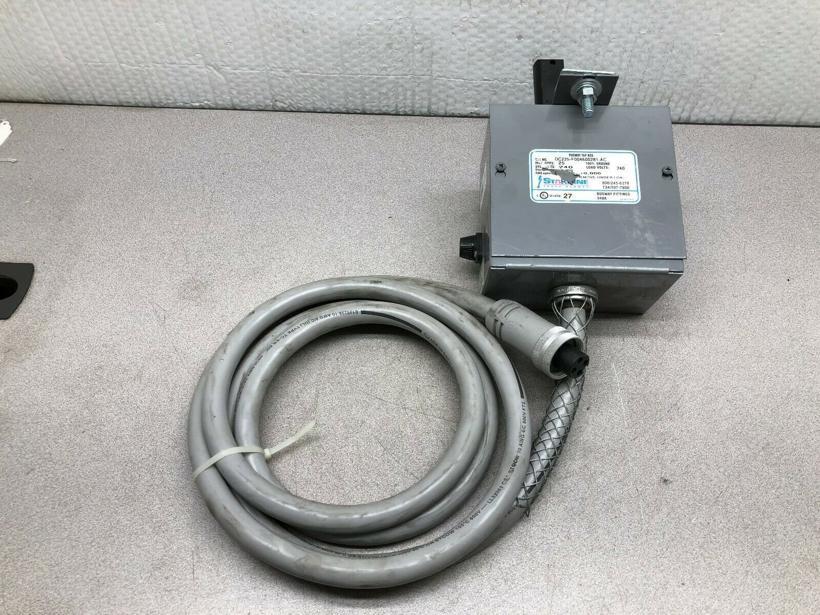 USED STARLINE TRACK BUSWAY 25 AMP 240 VAC BUSWAY TAP BOX DC225-F004600281-AC