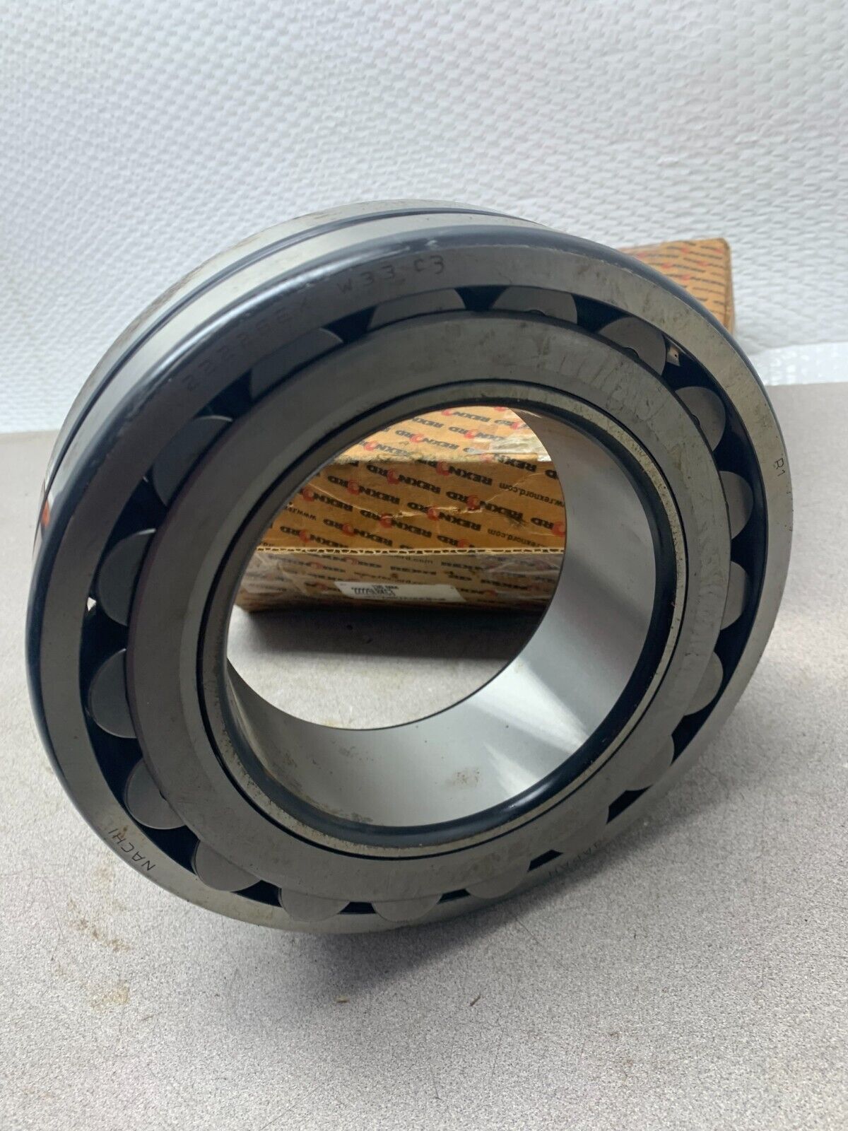 NEW OLD STOCK NACHI SPHERICAL ROLLER BEARING 22226EX W33 C3