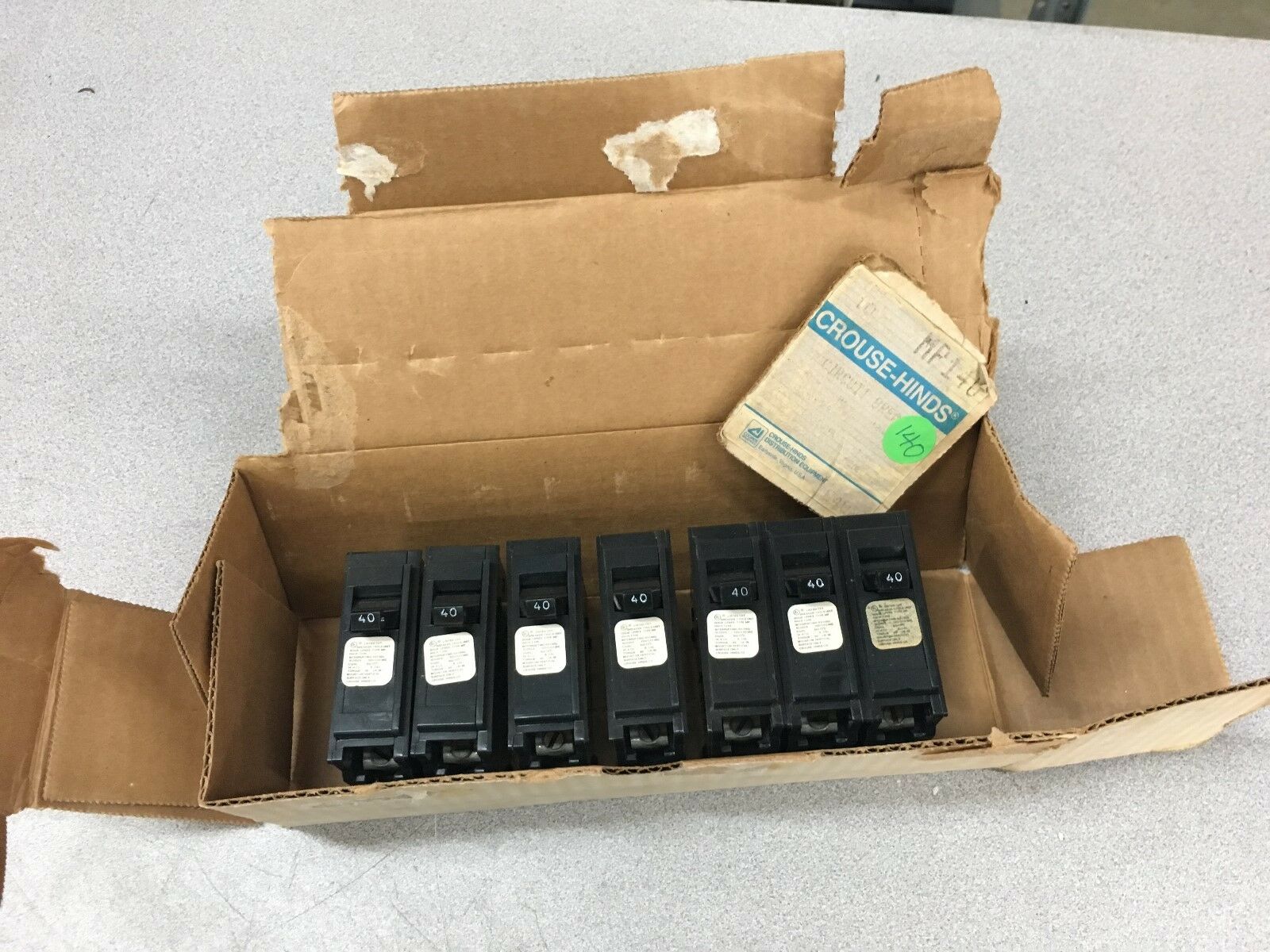 NEW BOX OF 8 CROUSE-HINDS 40AMP 1 POLE CIRCUIT BREAKERS MP140