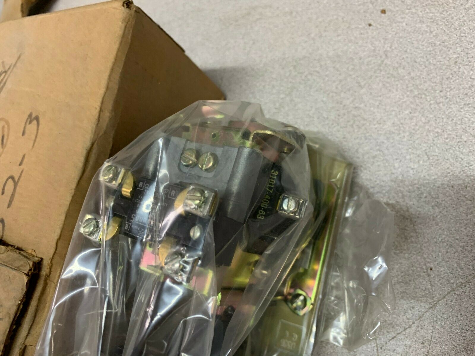 NEW IN BOX SQUARE D 120VAC 9050 B0-2E PNEUMATIC TIMING RELAY 9050 BO-2E