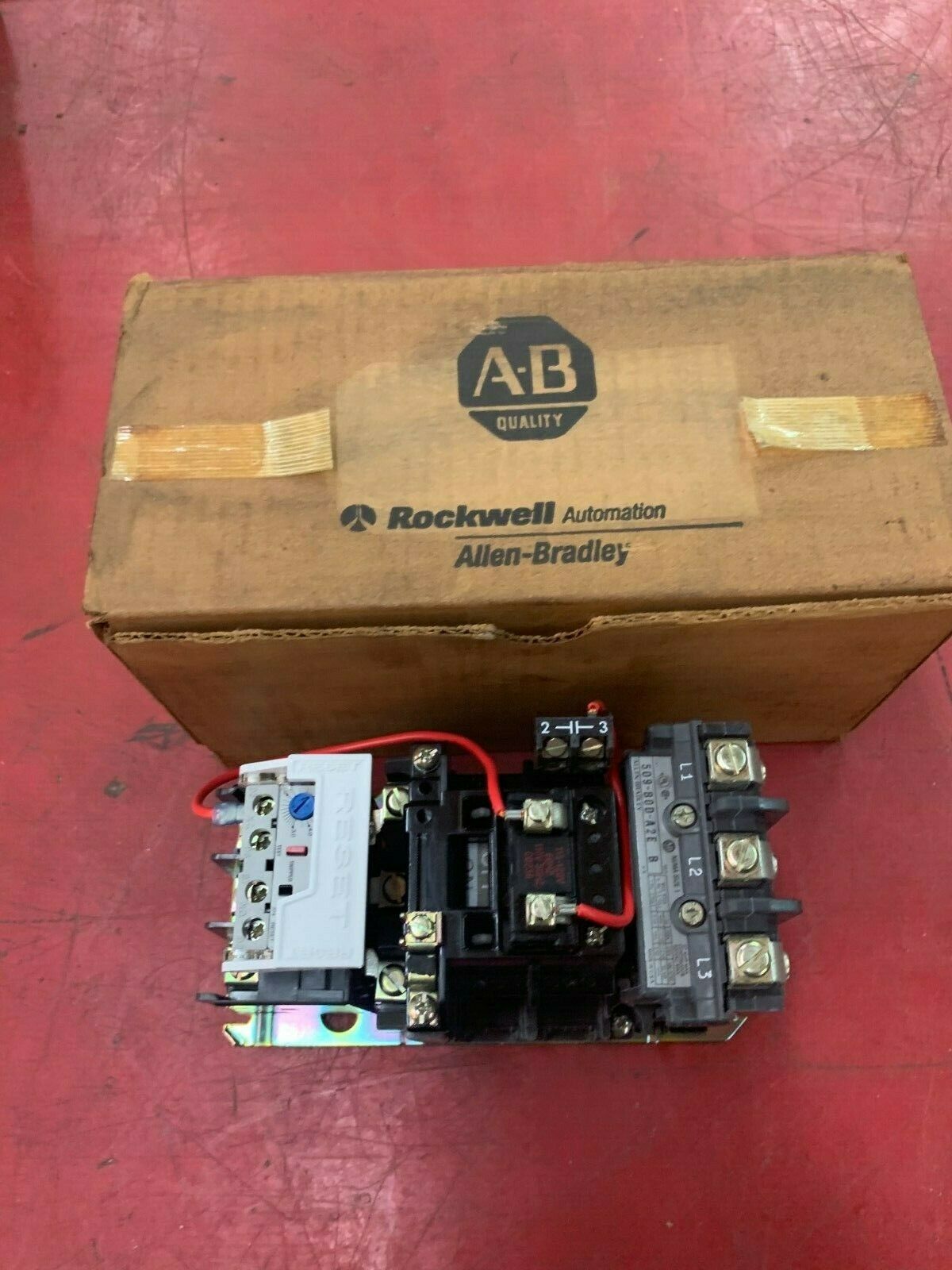 NEW IN BOX ALLEN BRADLEY STARTER W/ MANUAL RESET 509-B0D-A2E SERIES B