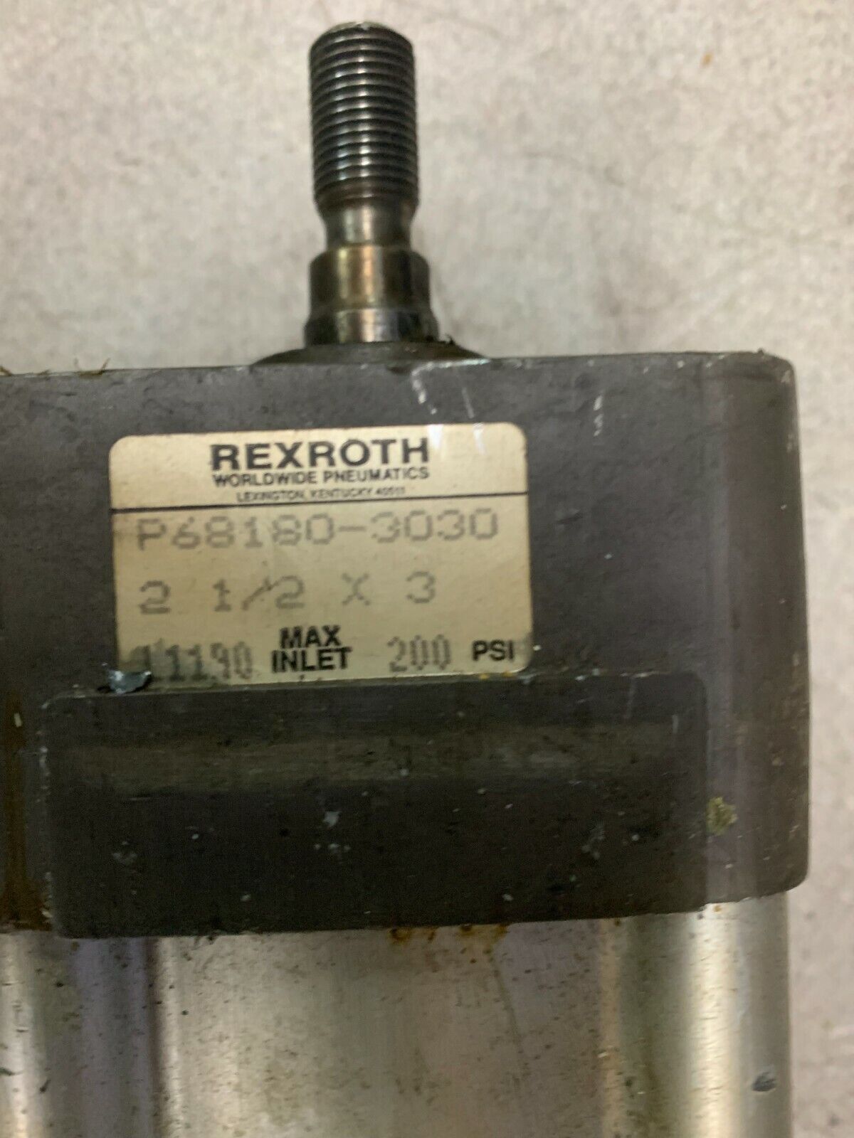 USED REXROTH PNEUMATIC CYLINDER P68180-3030 2-1/2 X 3