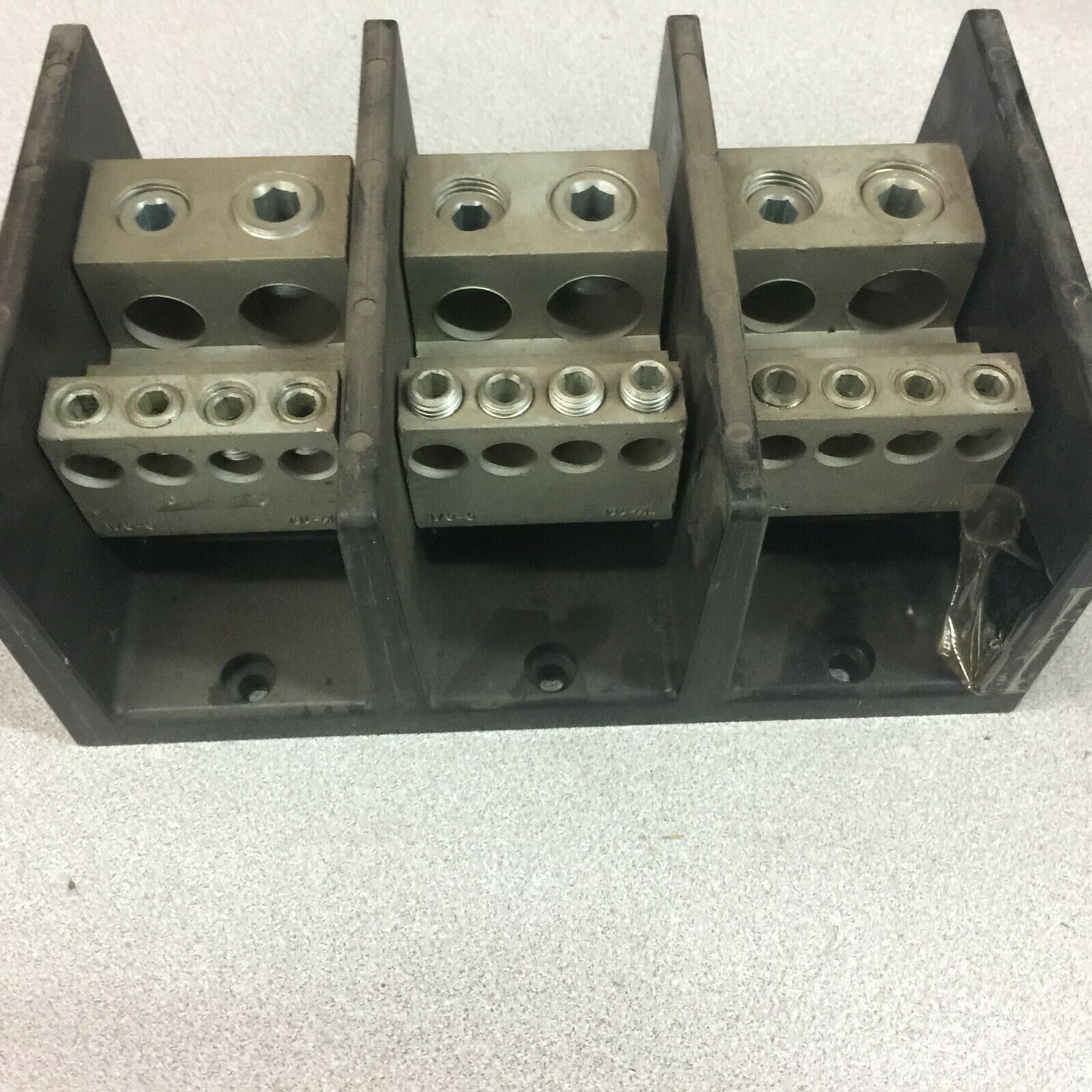 NEW NO BOX MARATHON POWER DISTRIBUTION BLOCK 3 PHASE 1453587