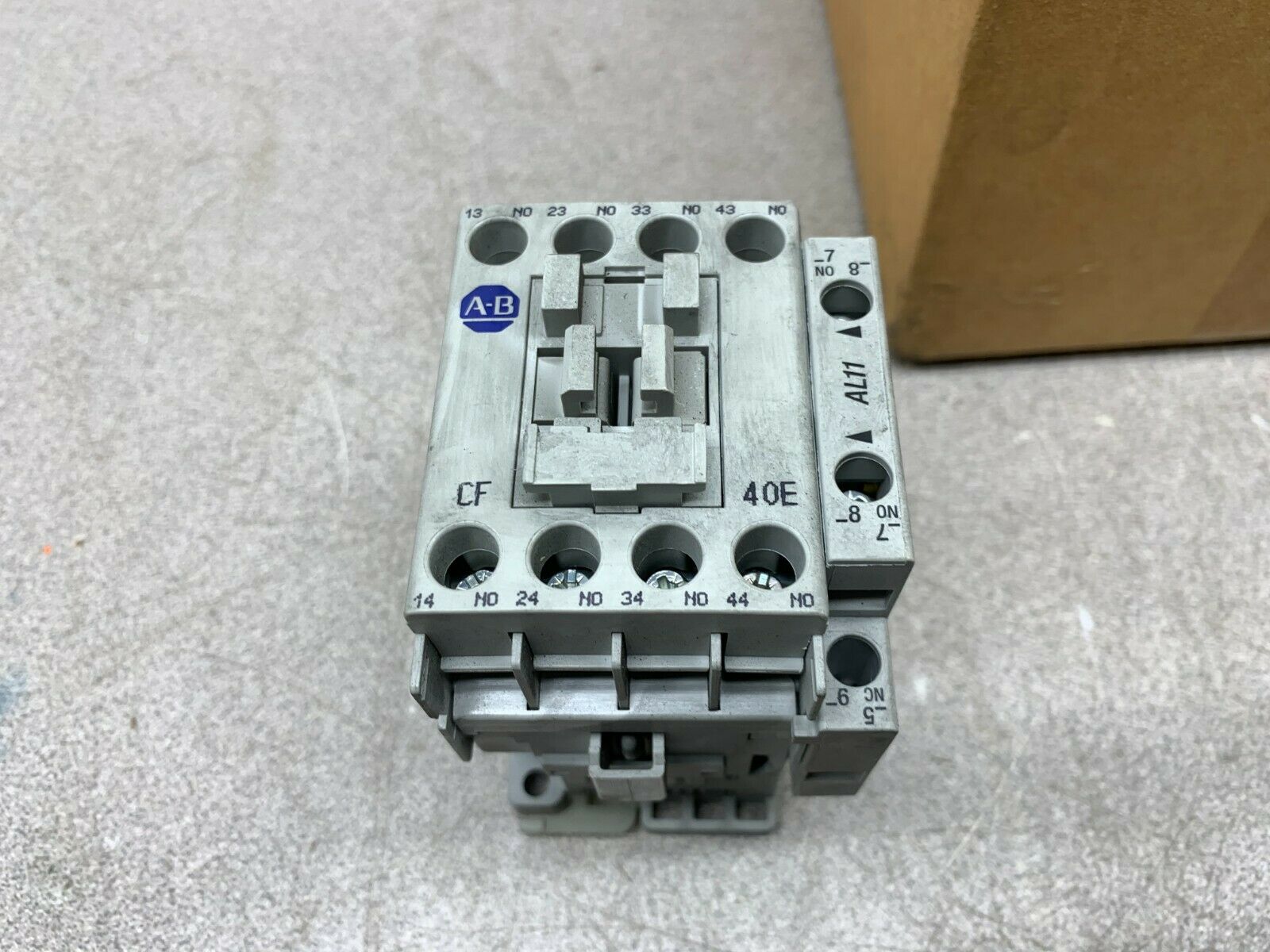 NEW IN BOX ALLEN-BRADLEY CONTROL RELAY 700-CFZ1510D SERIES A