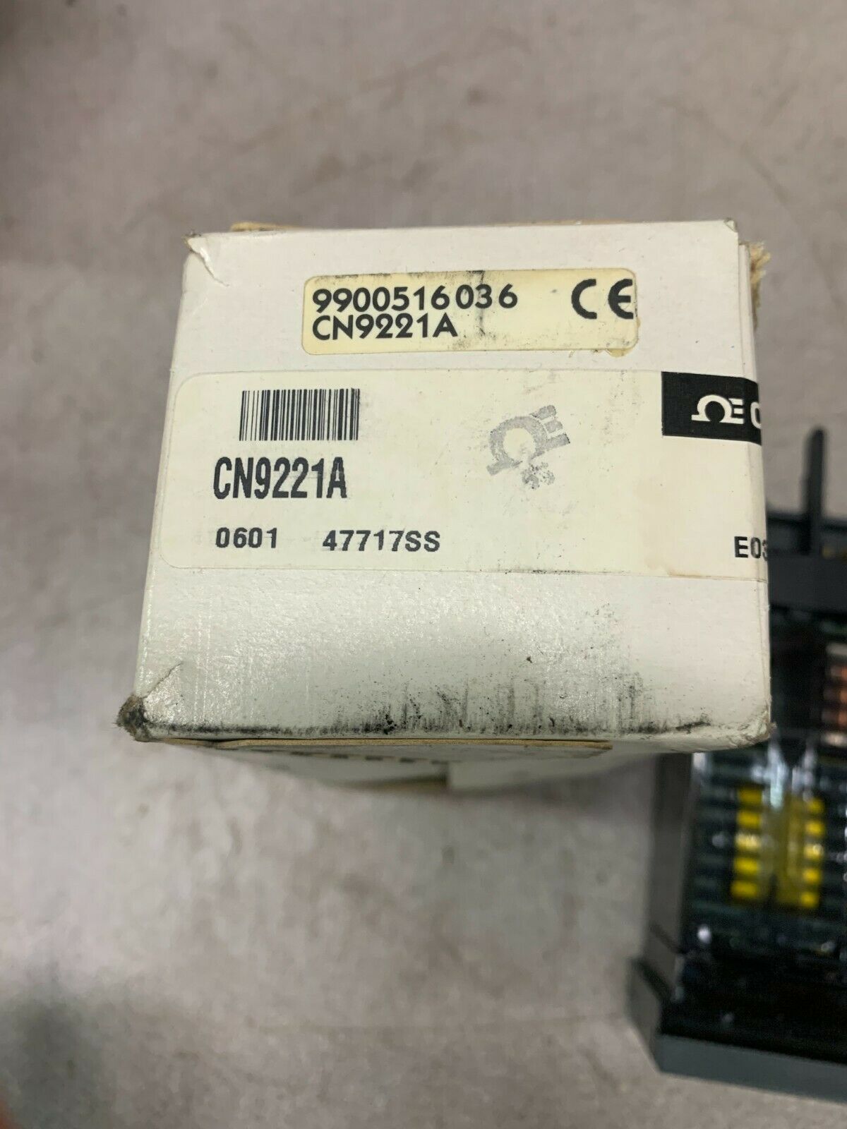 NEW IN BOX OMEGA TEMPERATURE PROCESS CONTROLLER CN9221A