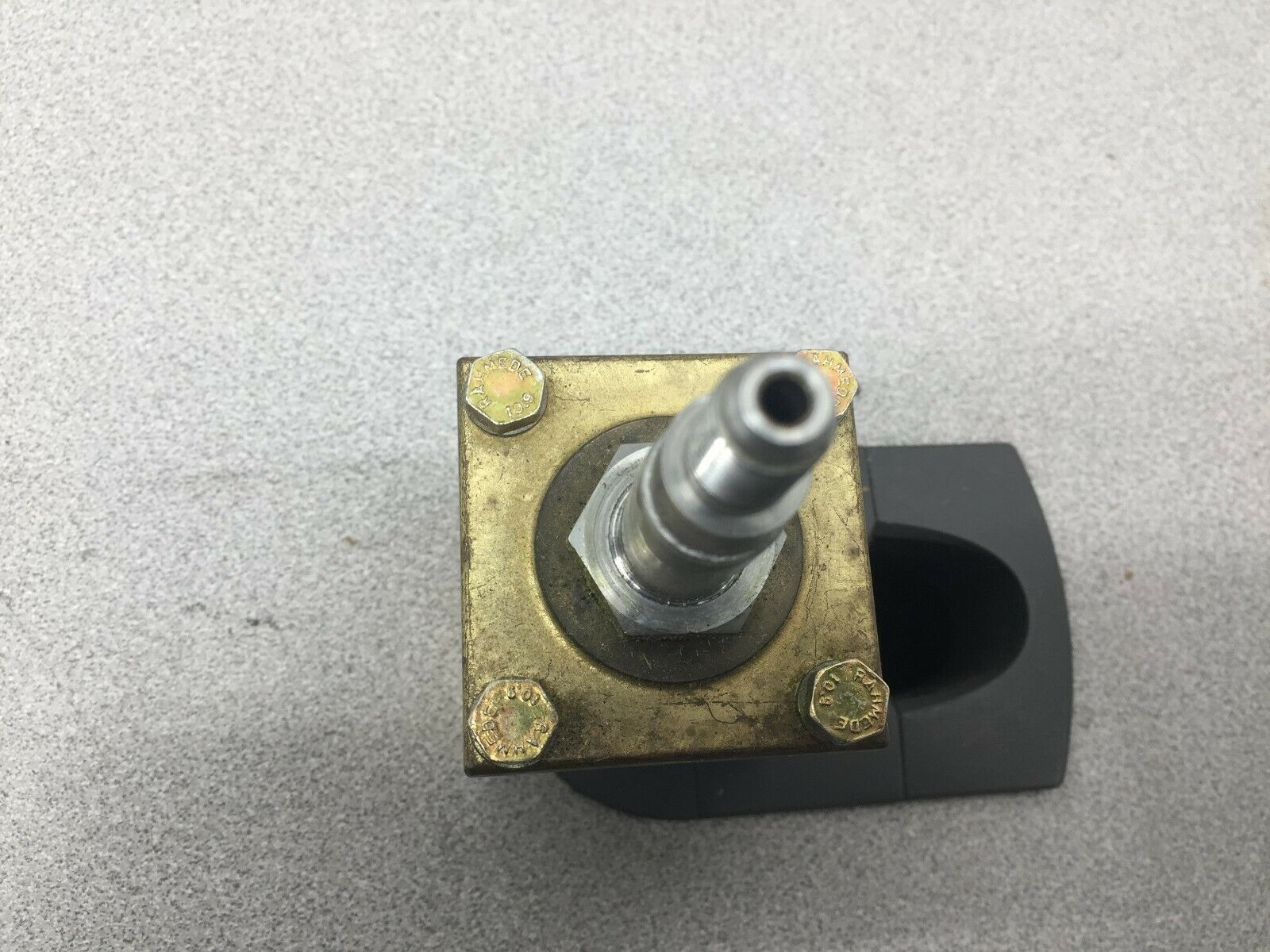 USED SKINNER LUCIFER SOLENOID VALVE (NO COIL)  341F34