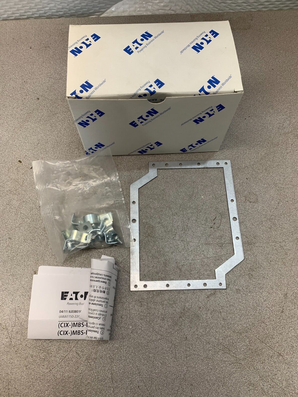 NEW IN BOX EATON MOELLER MBS-I4 MOUNTING STEEL SCREEN CIX-MBS-I4