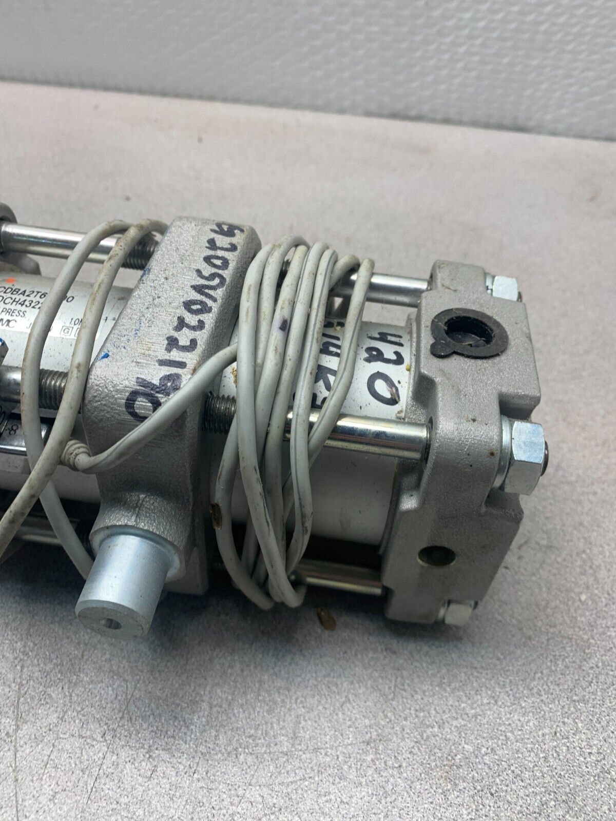 USED SMC CYLINDER CDBA2T63-90-DCH4322H