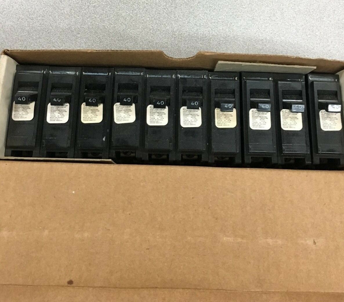 NEW BOX OF 10 CROUSE-HINDS 40AMP 1 POLE CIRCUIT BREAKERS MP140