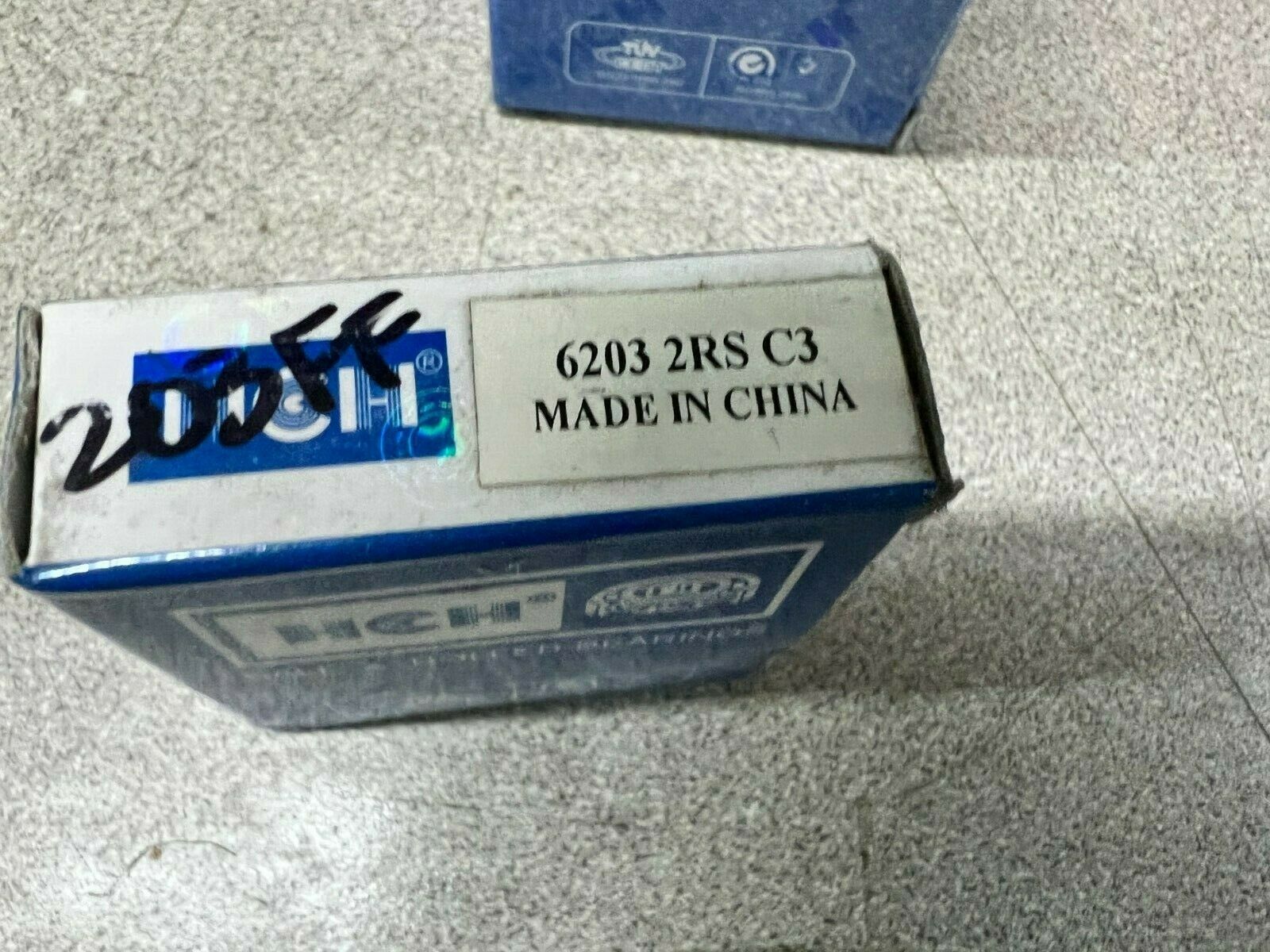 LOT OF 8 NEW IN BOX NEW IN BOX HCH BALL BEARING 6203 2RS C3