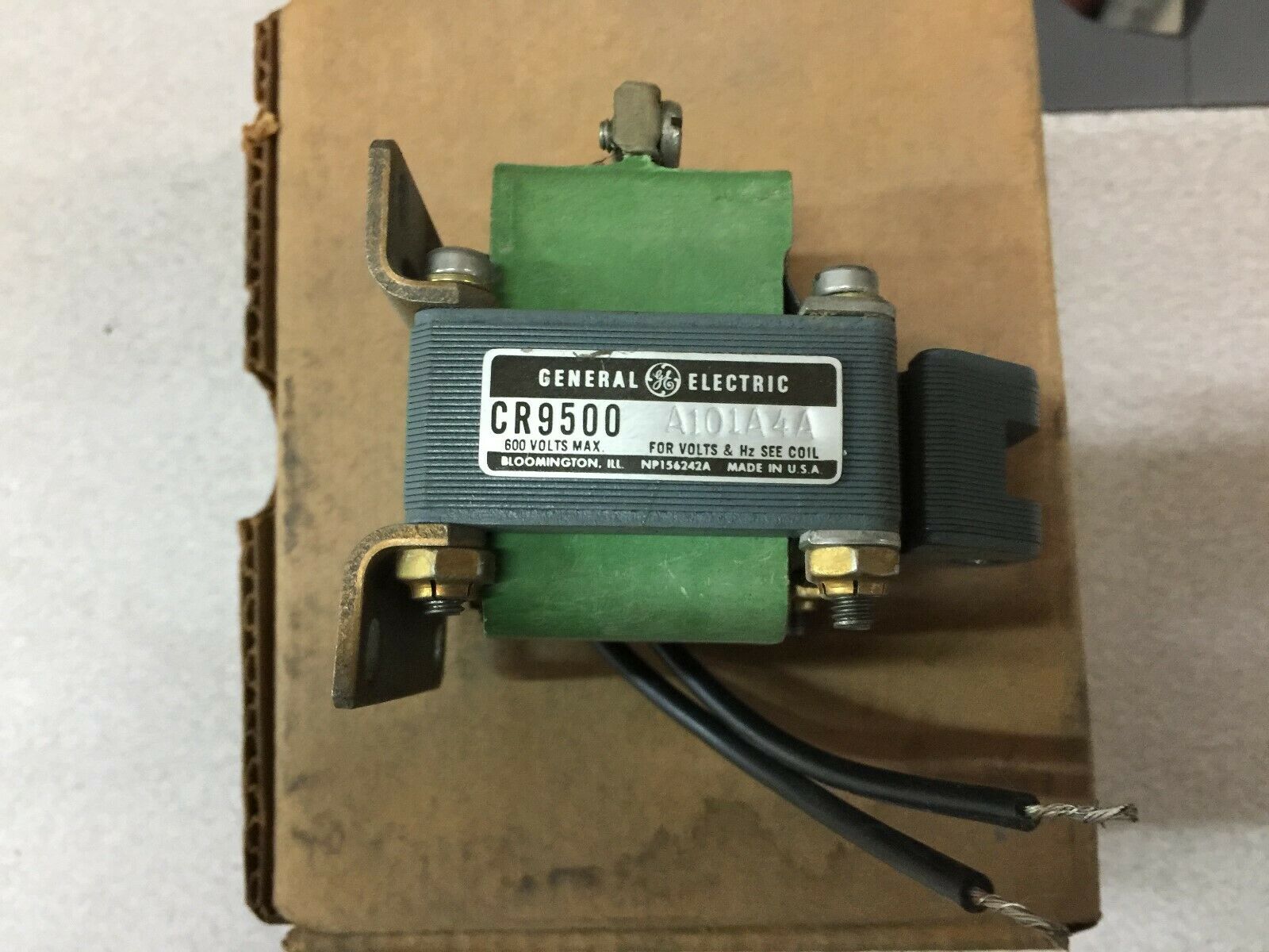 NEW IN BOX GE PULL TYPE 460VAC COIL 1" STROKE INDUSTRIAL SOLENOID CR9500A101A4A