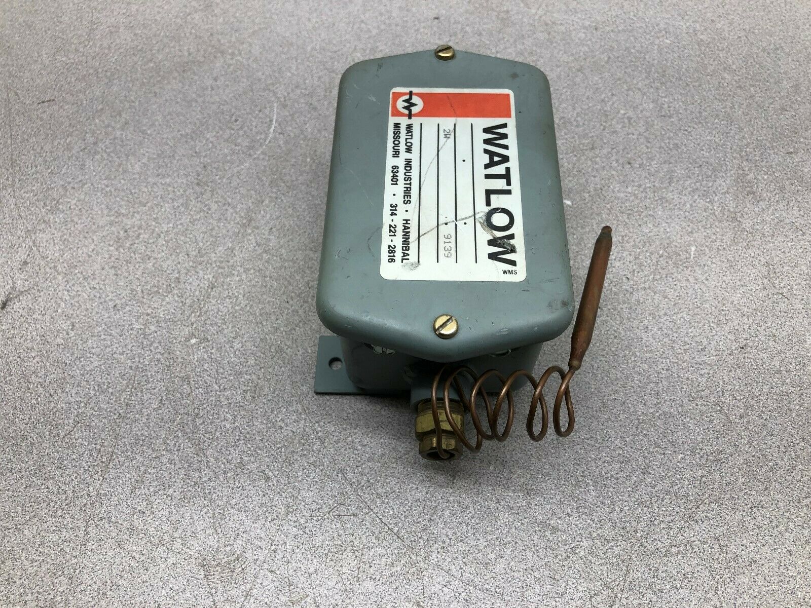 NEW NO BOX WATLOW 30-250 DEG F THERMOSTAT 2W