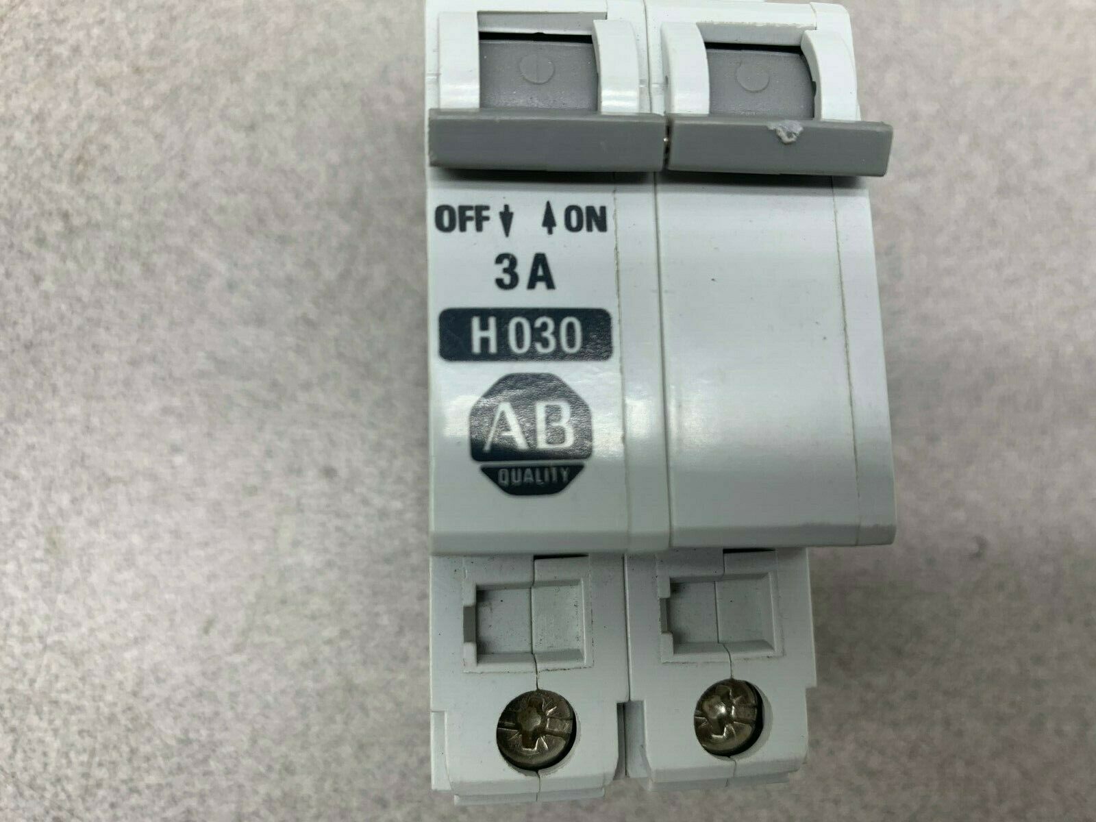 LOT OF 3 USED ALLEN BRADLEY CIRCUIT BREAKER 1492-CB2 H030