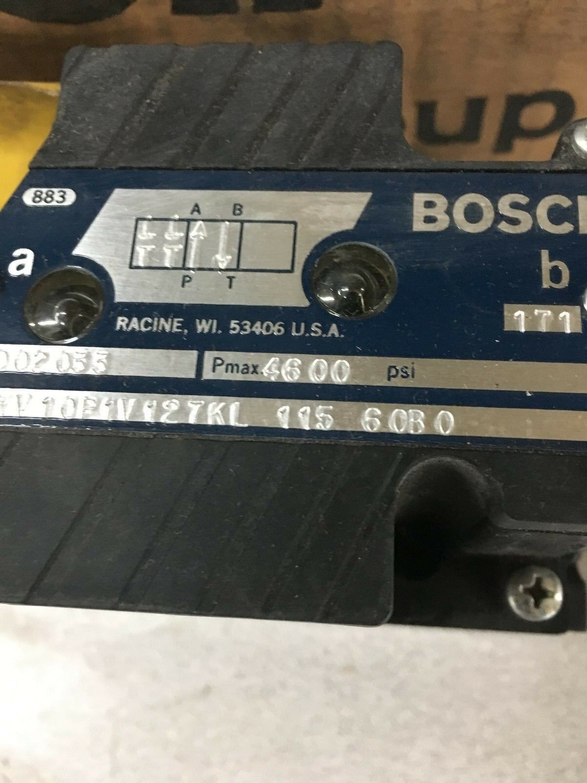 NEW IN BOX BOSCH HYDRAULIC VALVE 0810002033 RACINE 0810WV10P1V127KL 1