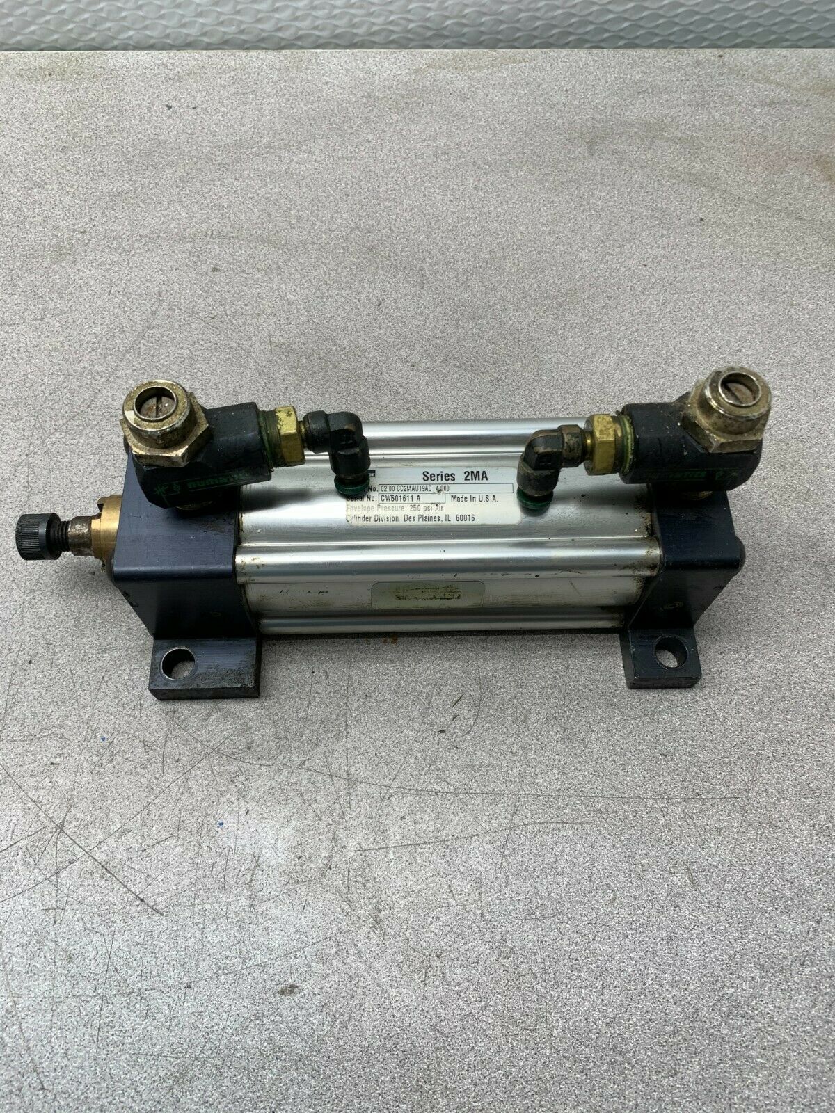 USED PARKER PNEUMATIC CYLINDER 02.00 CC2MAU19AC 4.000