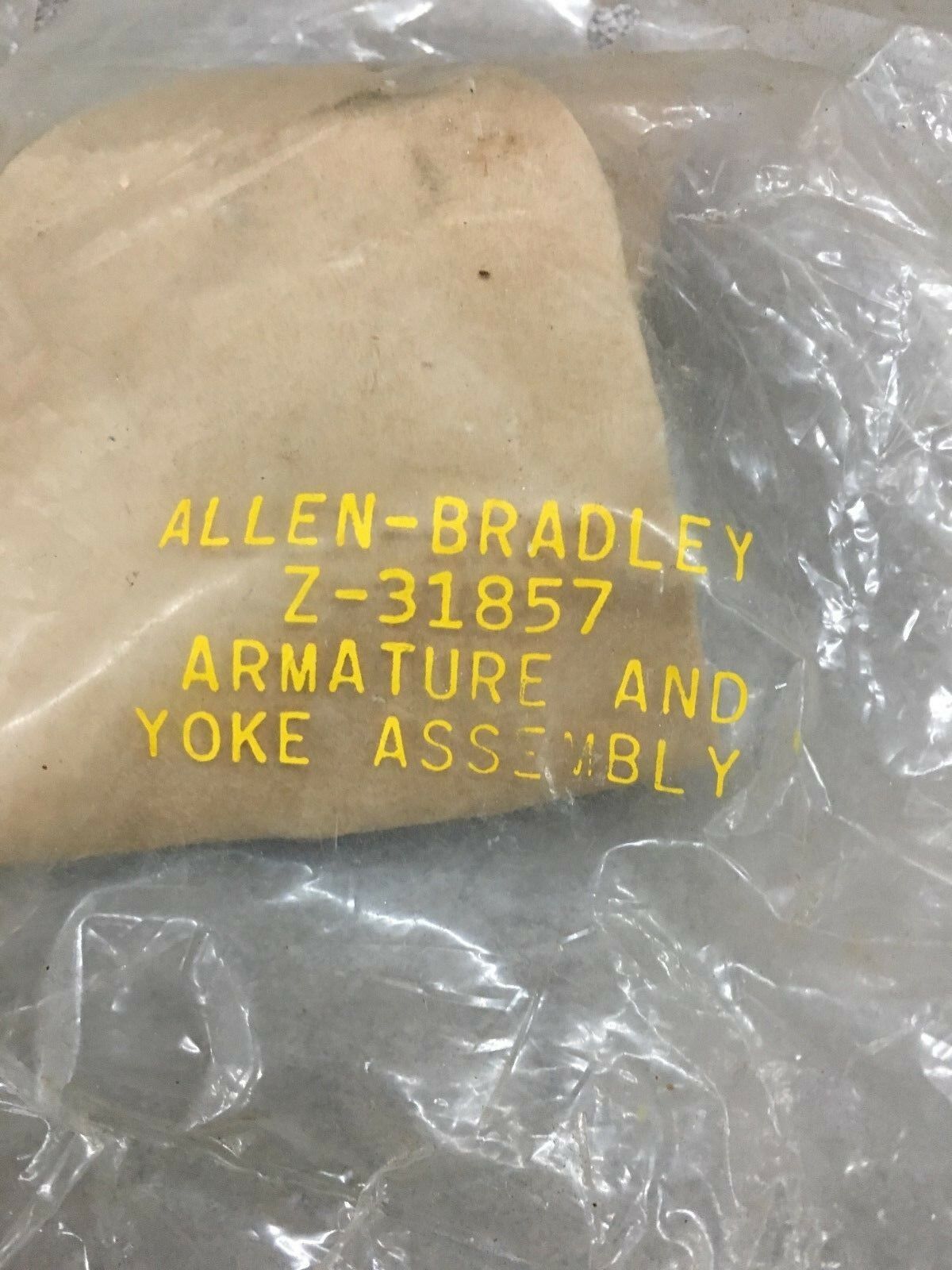 NEW ALLEN-BRADLEY ARMATURE AND YOKE ASSEMBLY Z-31857