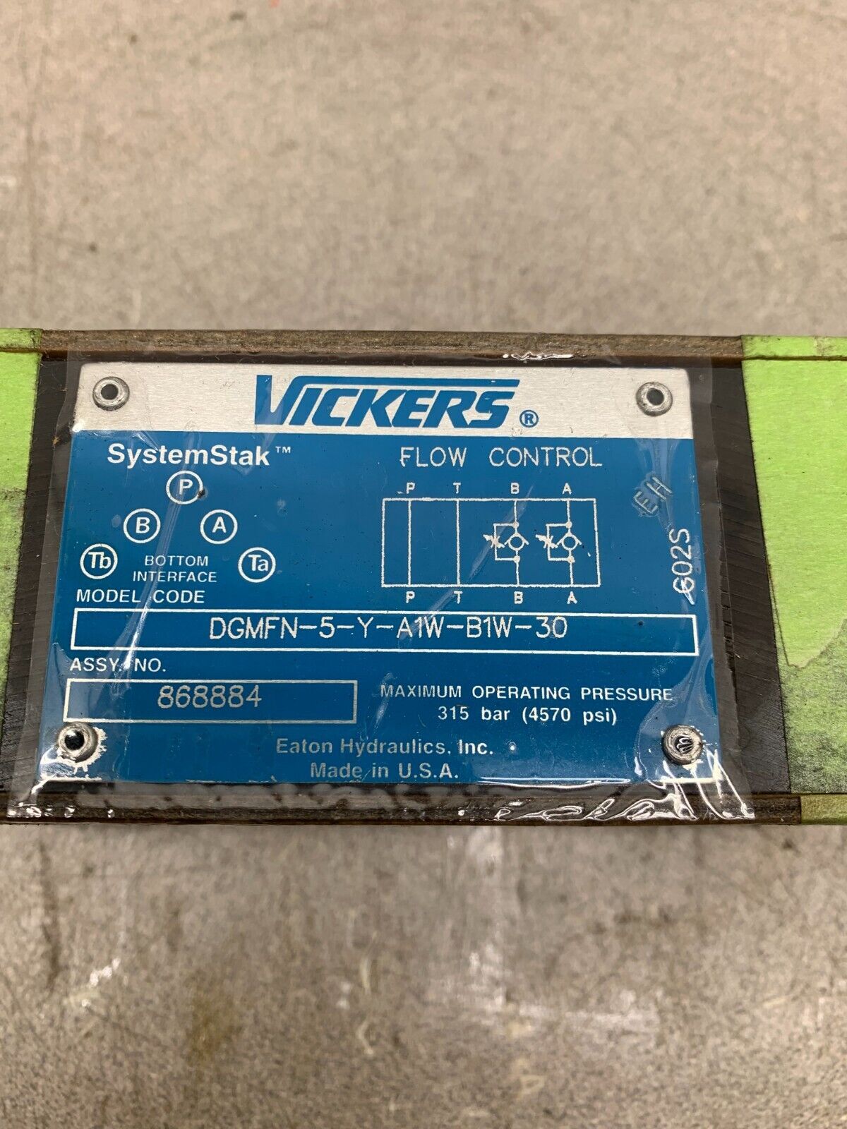 NEW VICKERS 868884 HYDRAULIC SYSTEMSTAK FLOW CONTROL VALVE DGMFN-5-Y-A1W-B1W-30