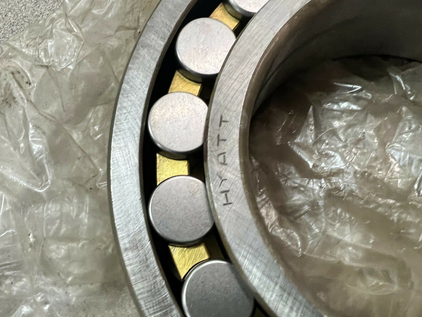 NEW NO BOX HYATT SPHERICAL ROLLER BEARING 22217CAK/C3W33