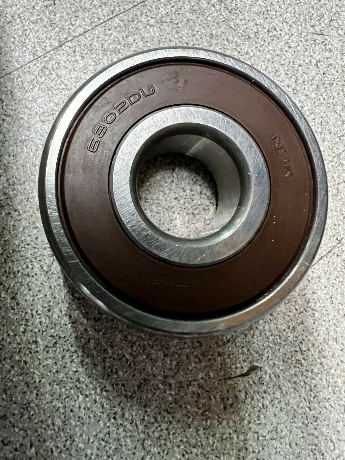 NEW IN BOX NSK 6302DU BALL BEARING 6302DDUCE