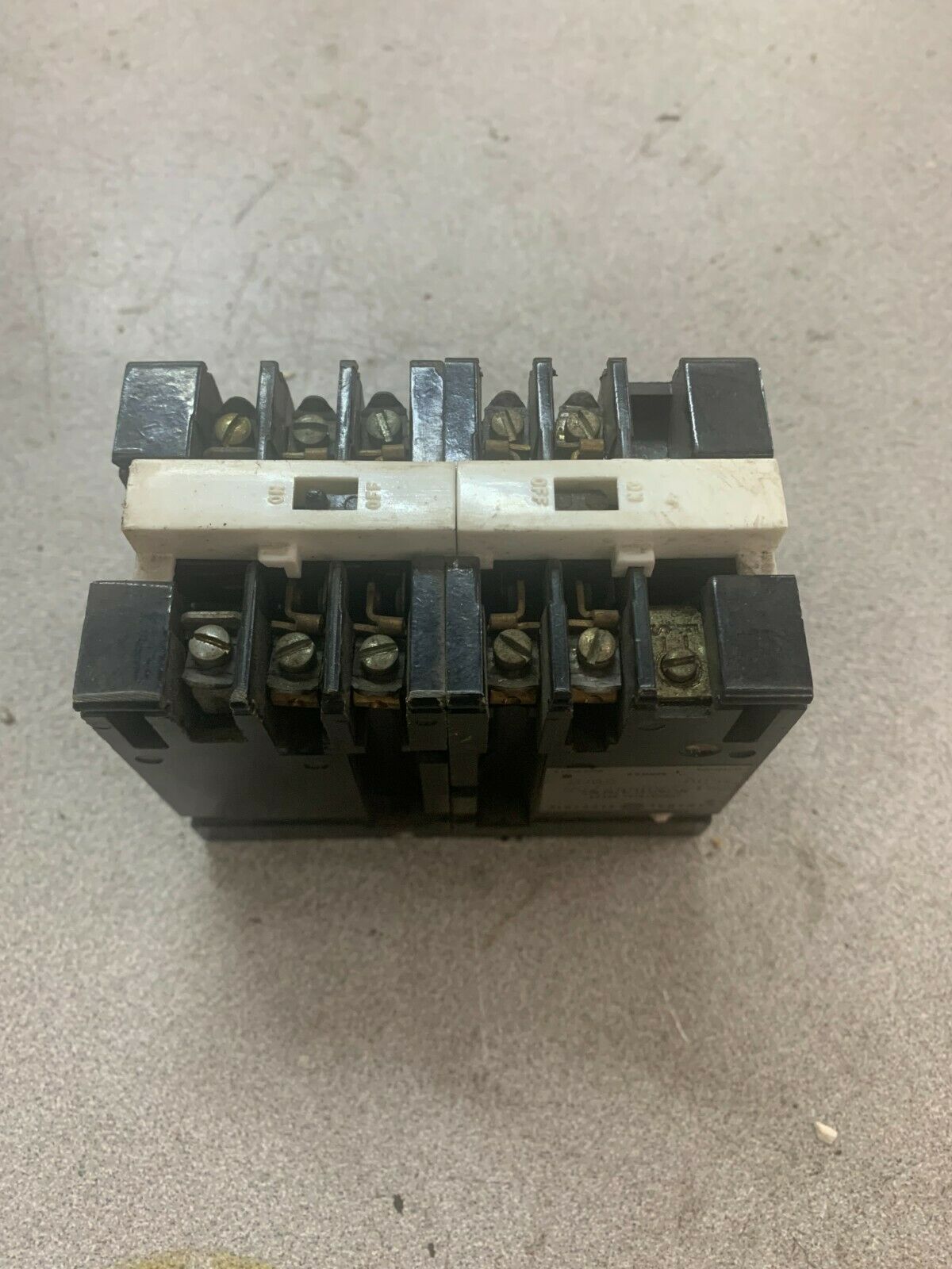 USED GENERAL ELECTRIC INDUSTRIAL RELAY CR122A04427AA