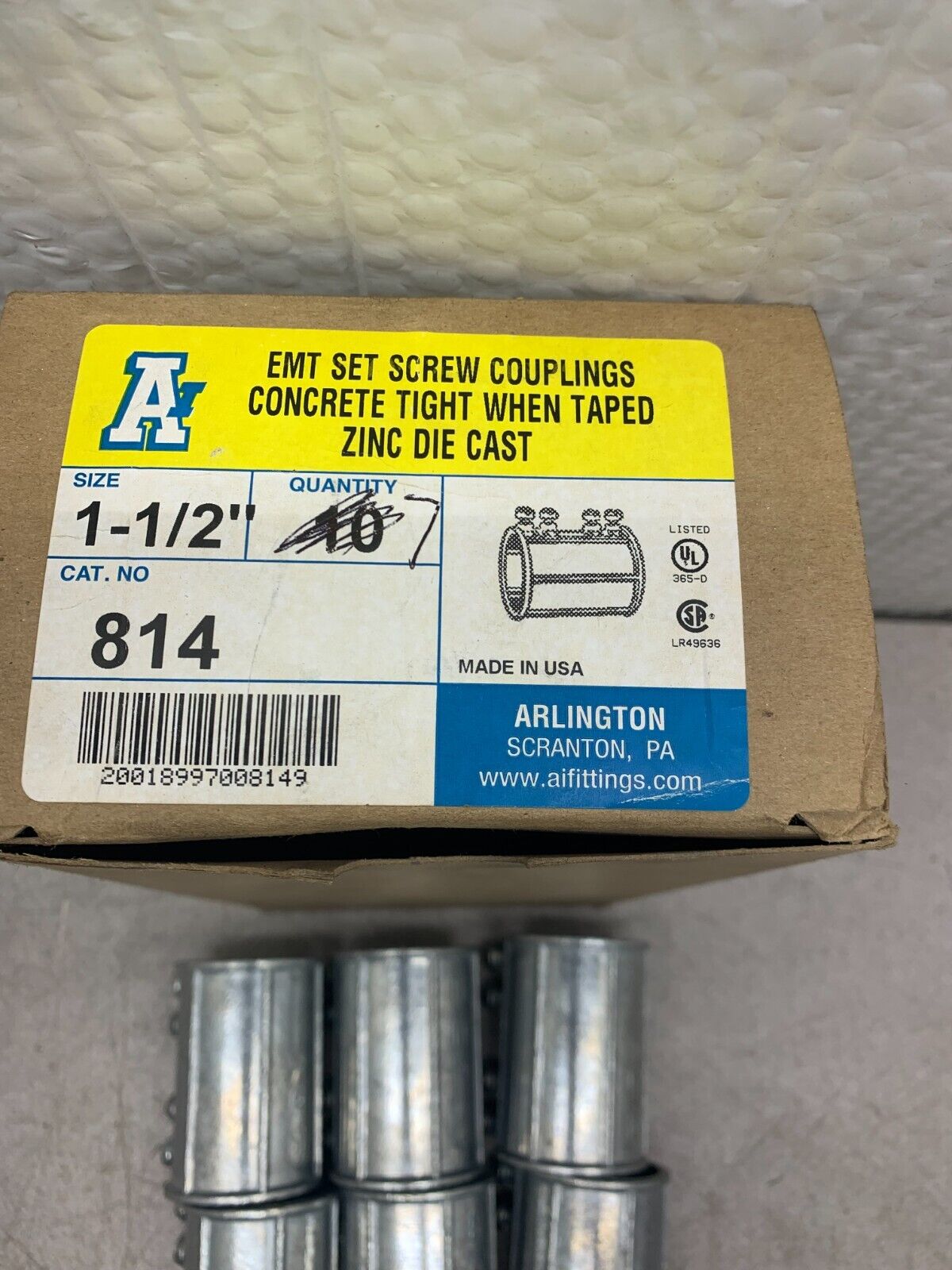 NEW BOX OF 7 ARLINGTON 1-1/2" EMT SET SCREW COUPLINGS 814