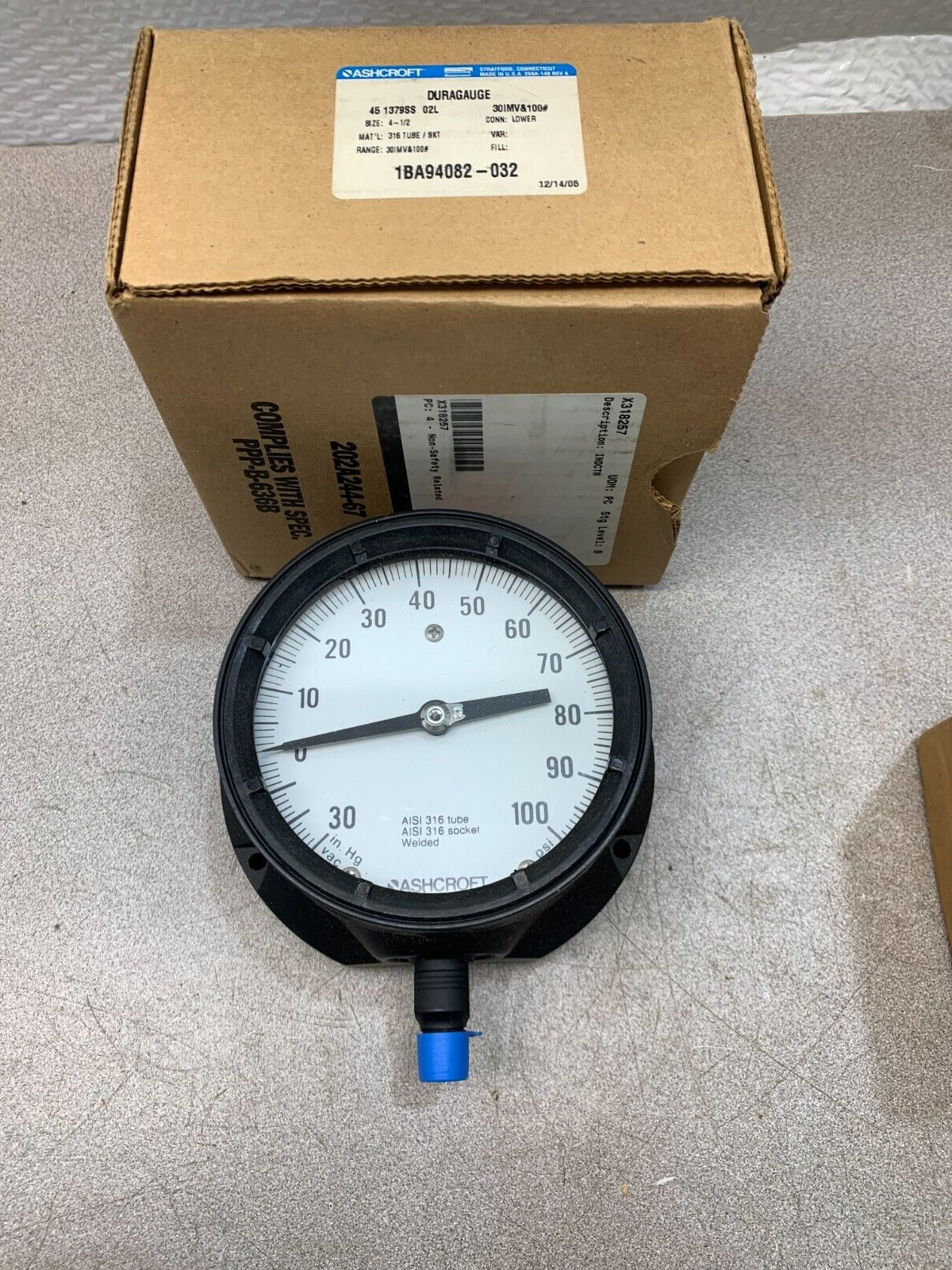 NEW IN BOX ASHCROFT 4-1/2" PRESSURE GAUGE 45 1379 SS 02L 30IMV & 100PSI