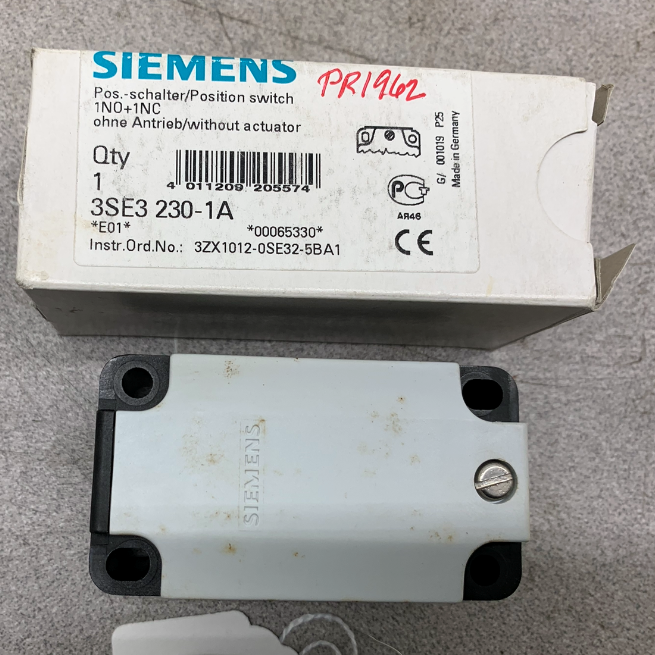 NEW IN BOX SIEMENS SWITCH 3SE3 230-1A