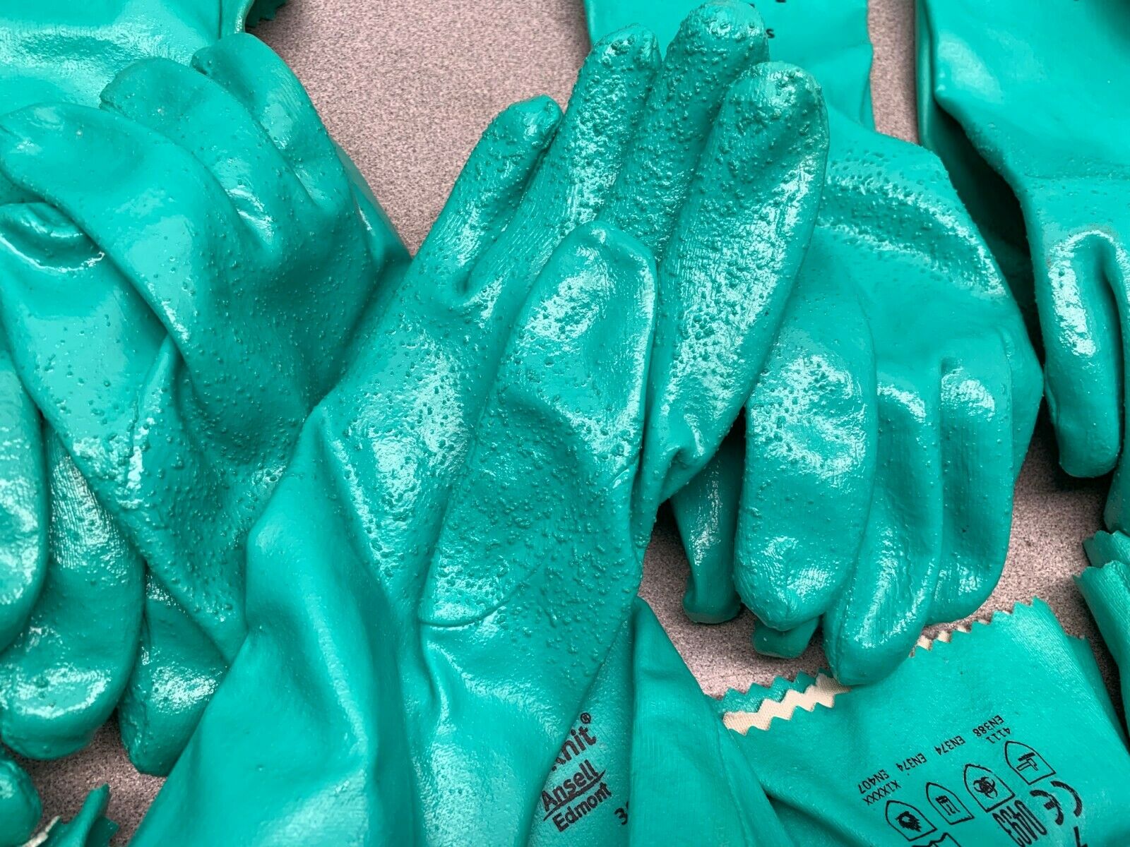 14 PAIR NEW ANSELL EDMONT SOL-KNIT SIZE 7 Green Nitrile Coated Gloves 39-122