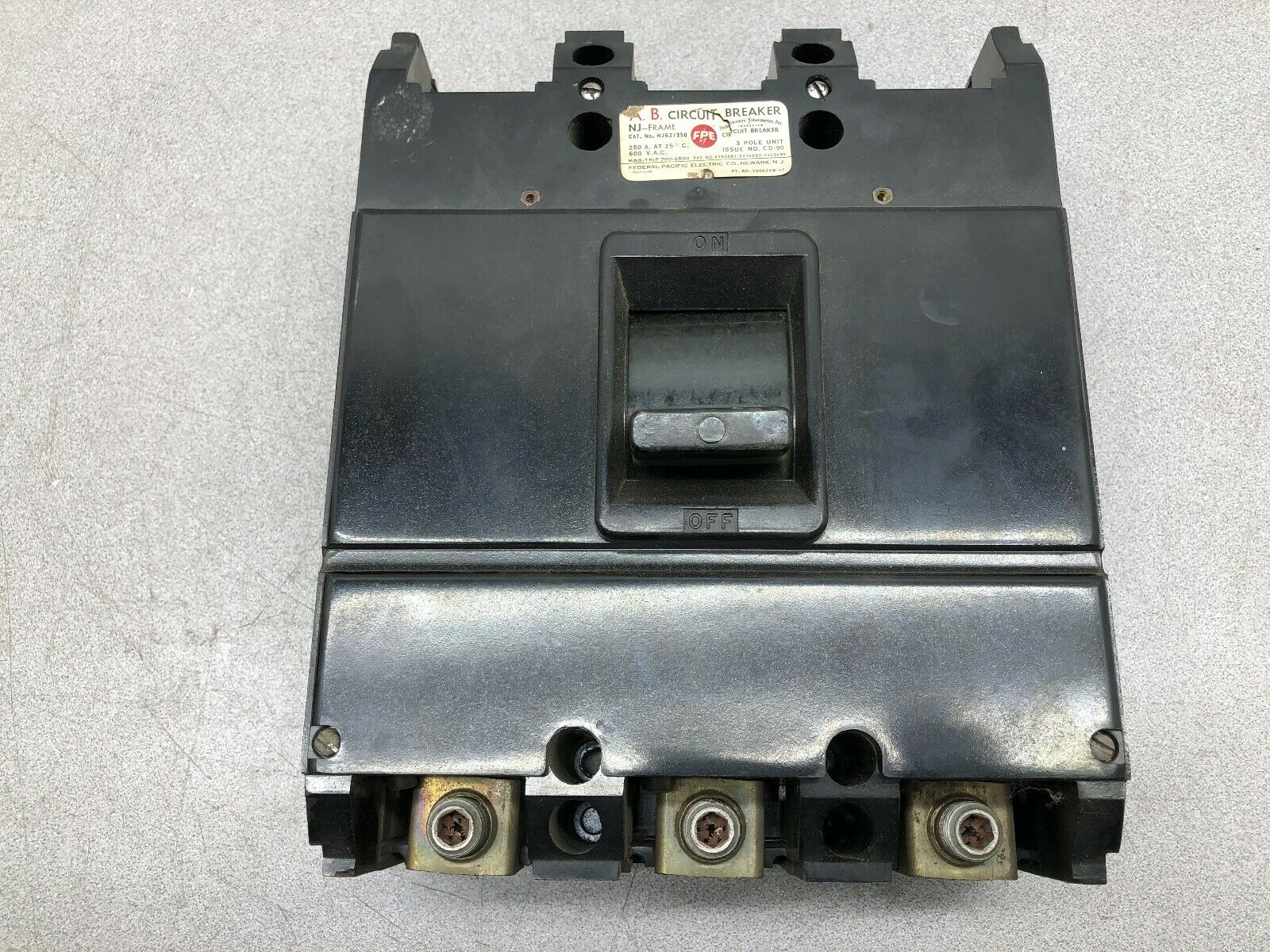 USED FEDERAL PACIFIC ELEC. 250 AMP NJ-FRAME 3 POLE 600 VAC BREAKER NJ631250