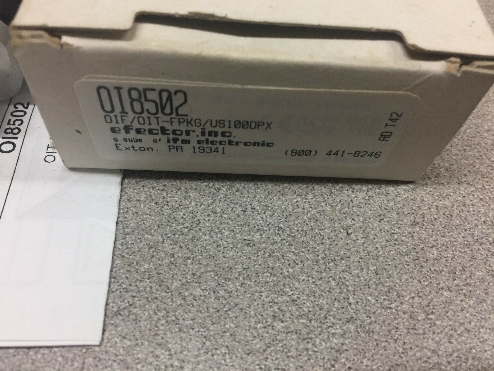 NEW IN BOX EFECTOR INDUCTIVE PROX OIF/OIT-FPKG/US100DPX