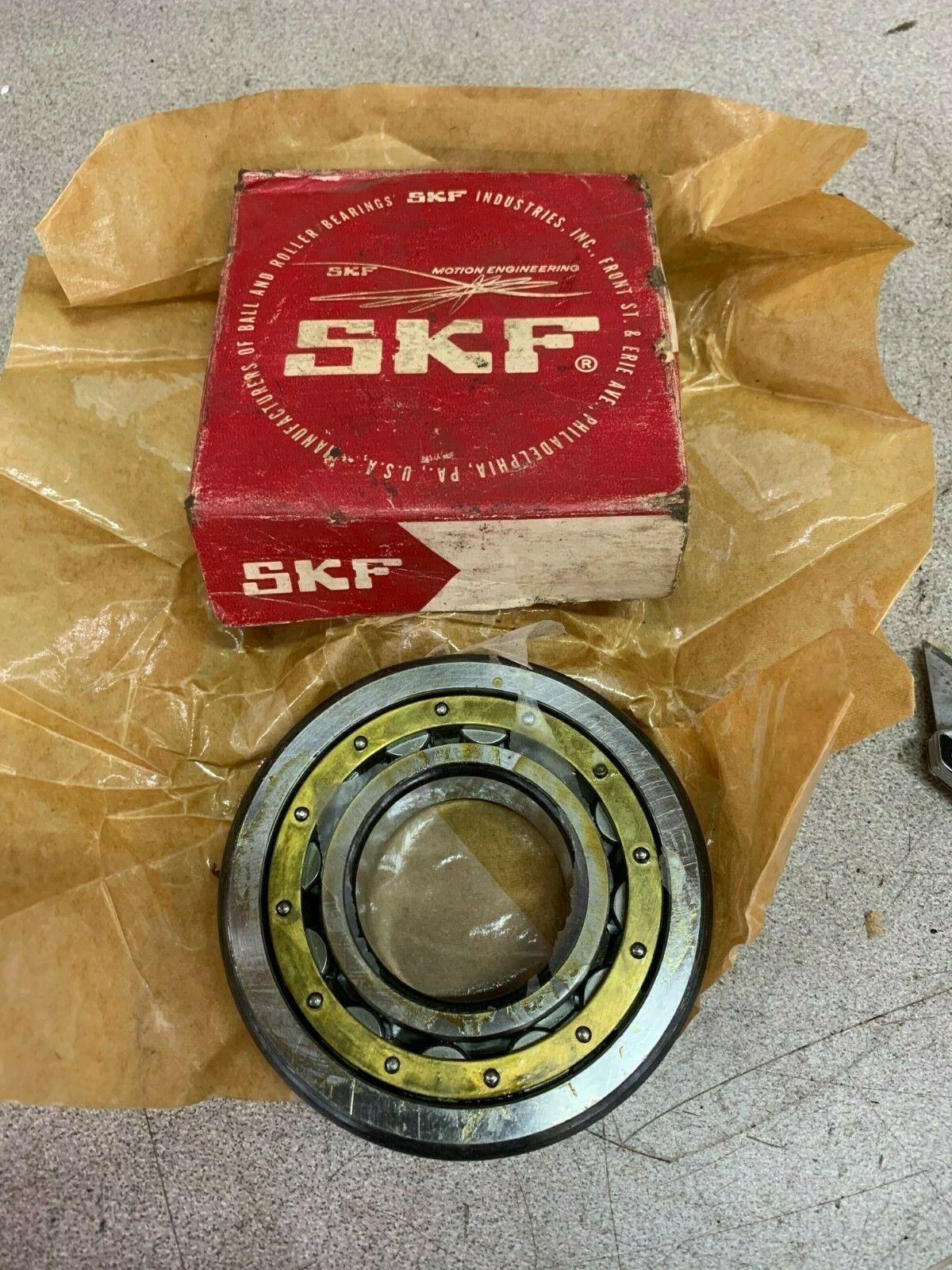 NEW IN BOX SKF NJ308M CYLINDRICAL ROLLER BEARING NJ 308 M