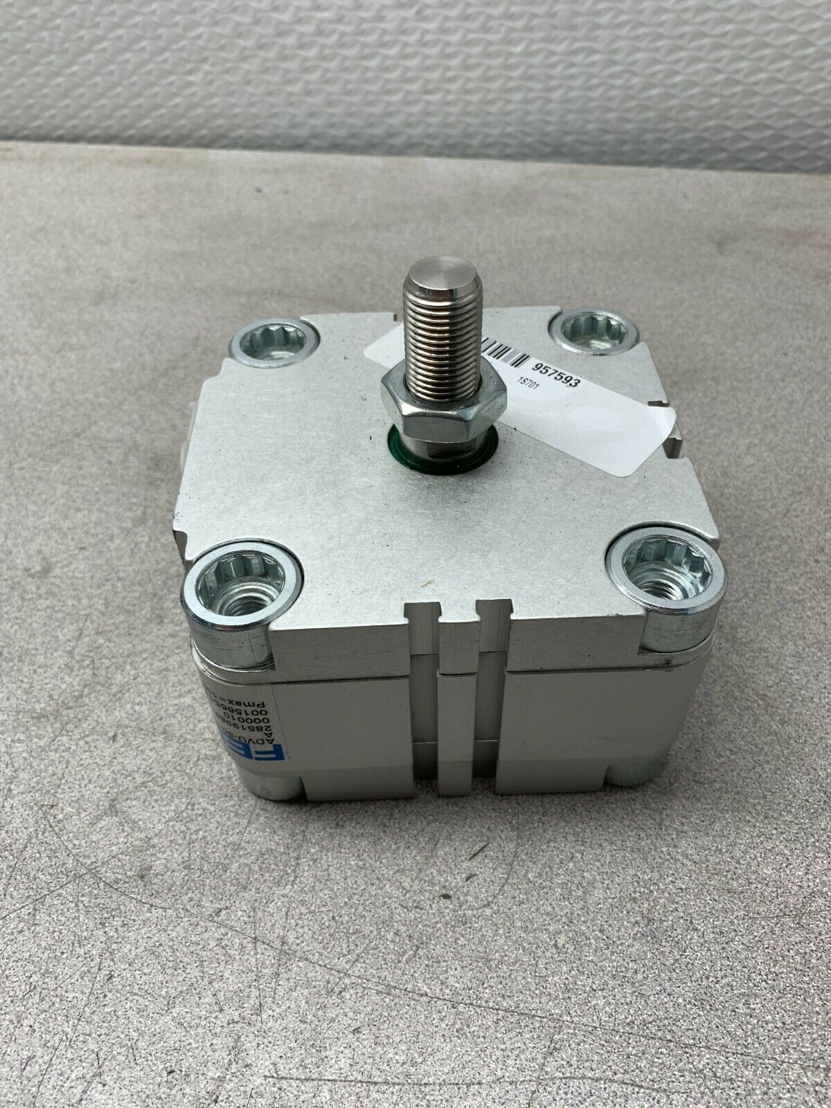 NEW NO BOX FESTO PNEUMATIC COMPACT CYLINDER ADVU-80-10-A-P-A