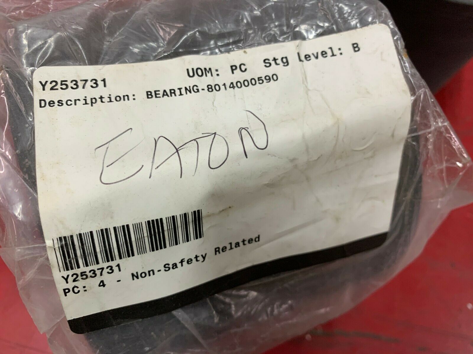 NEW NO BOX EATON BEARING 8014000590