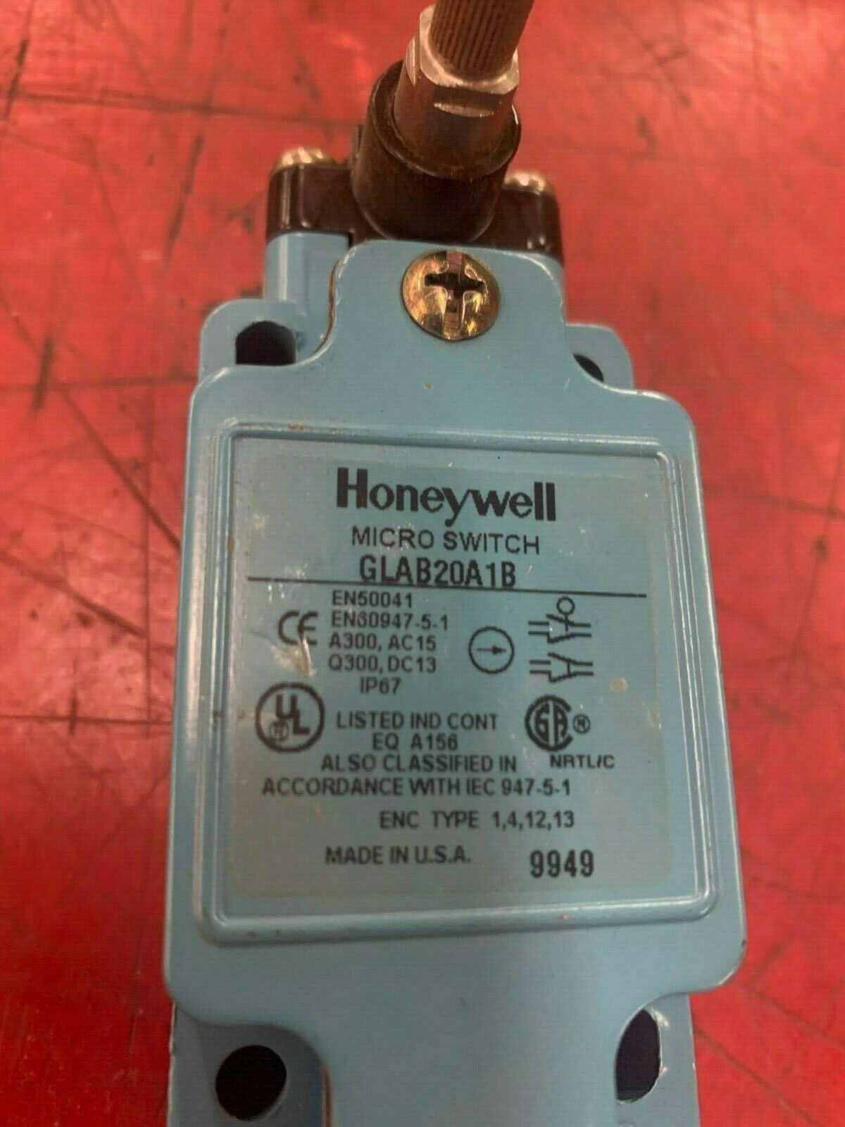 NEW NO BOX HONEYWELL SWITCH GLAB20A1B