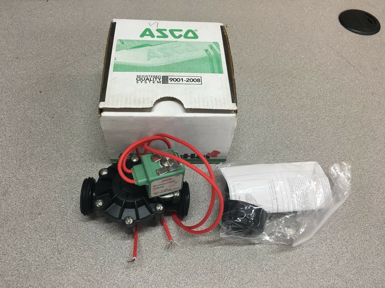 NEW IN BOX ASCO RED HAT SOLENOID VALVE 1/2" PIPE SIZE 8212A020L0100F2